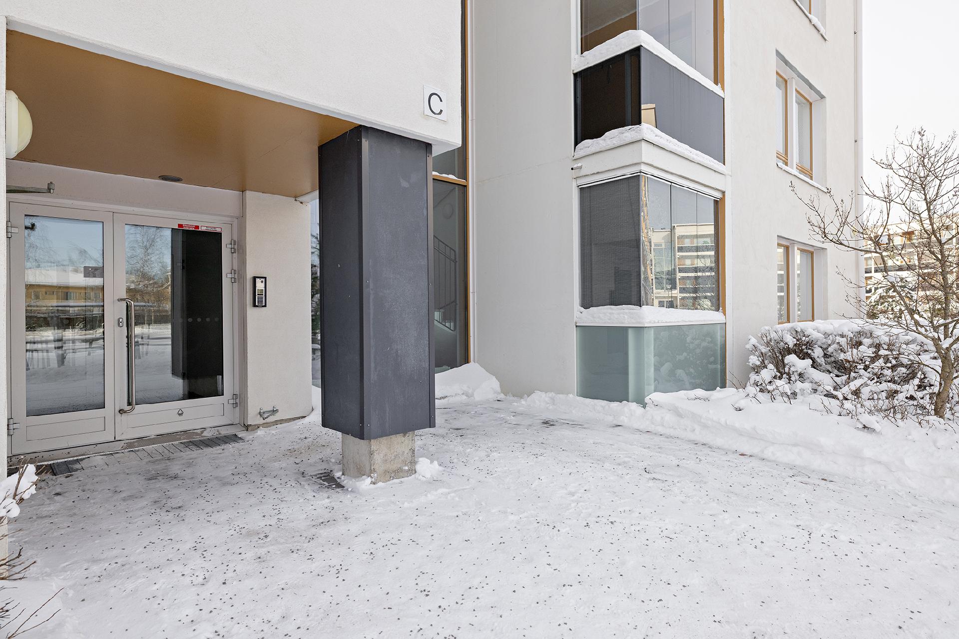 Kauppalinnankatu 1, Linnanmaa, Oulu