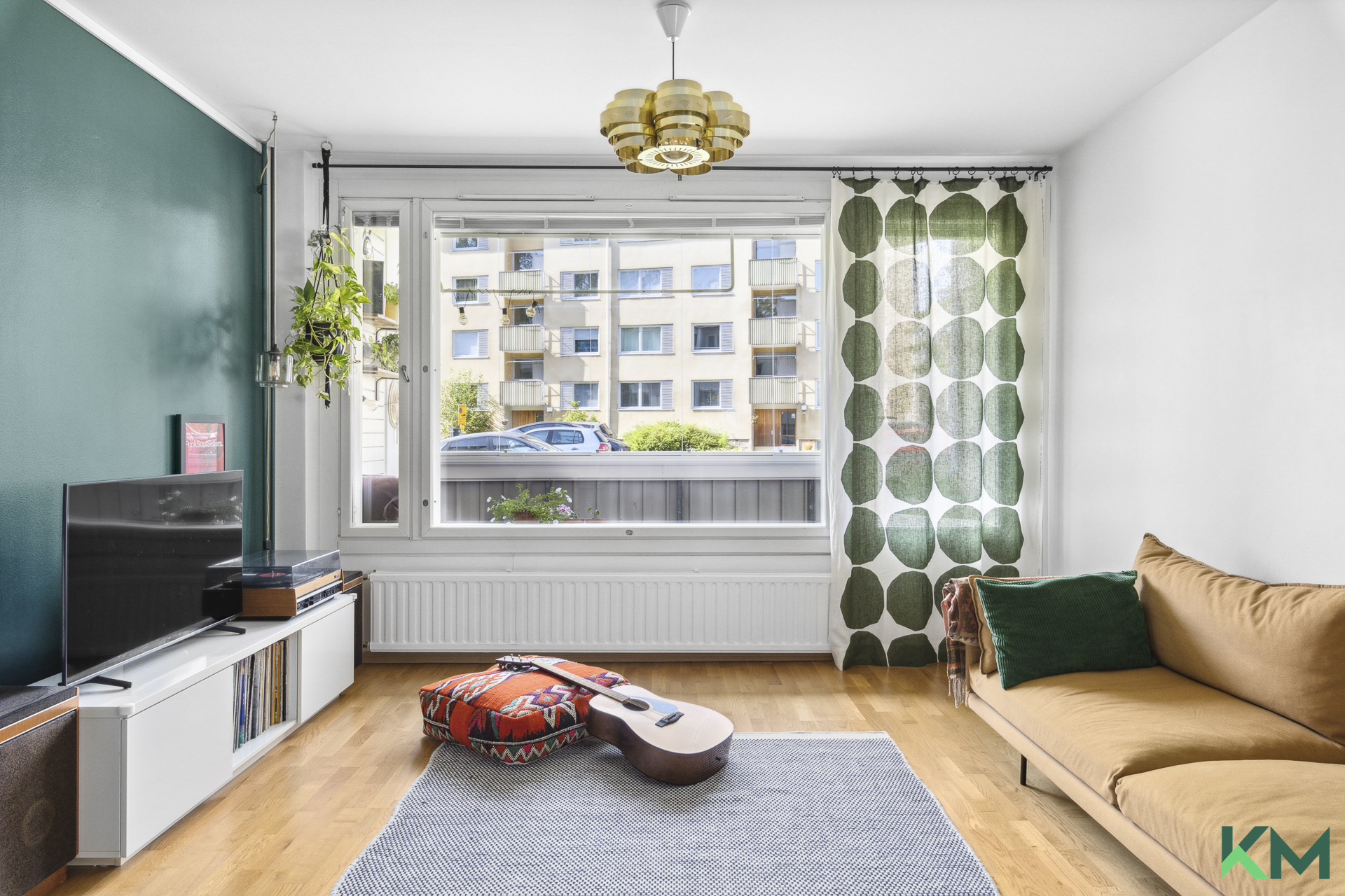 Olohuoneesta käynti parvekkeelle