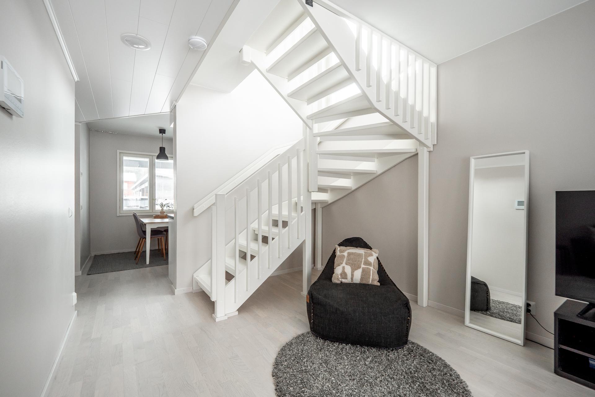 Luotolaisentie 12, Oinaansuo, Oulu