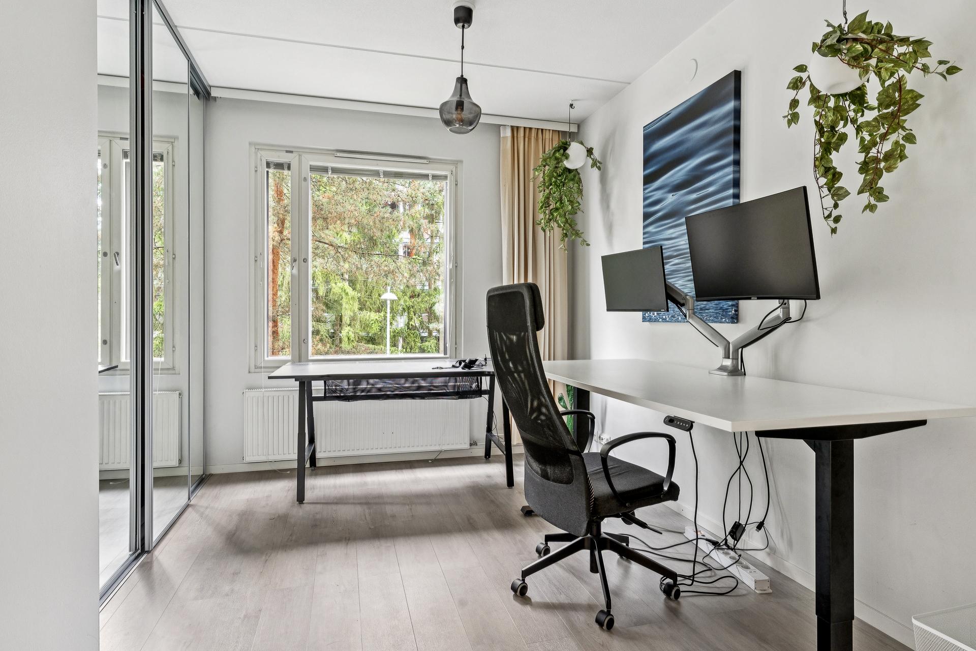 Aurinkolahden puistotie 4, Aurinkolahti, Helsinki