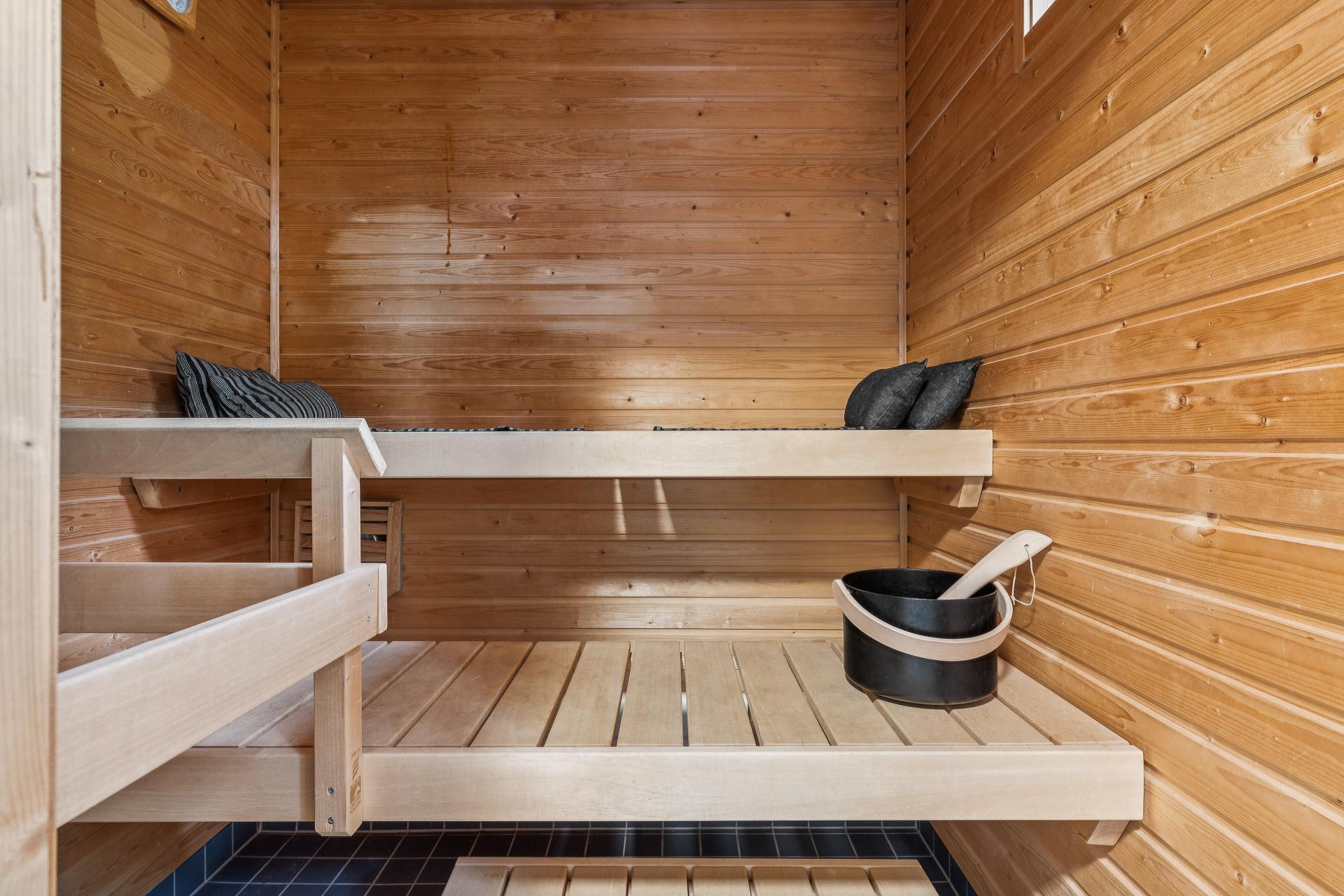 Aurinkolahden puistotie 4, Aurinkolahti, Helsinki