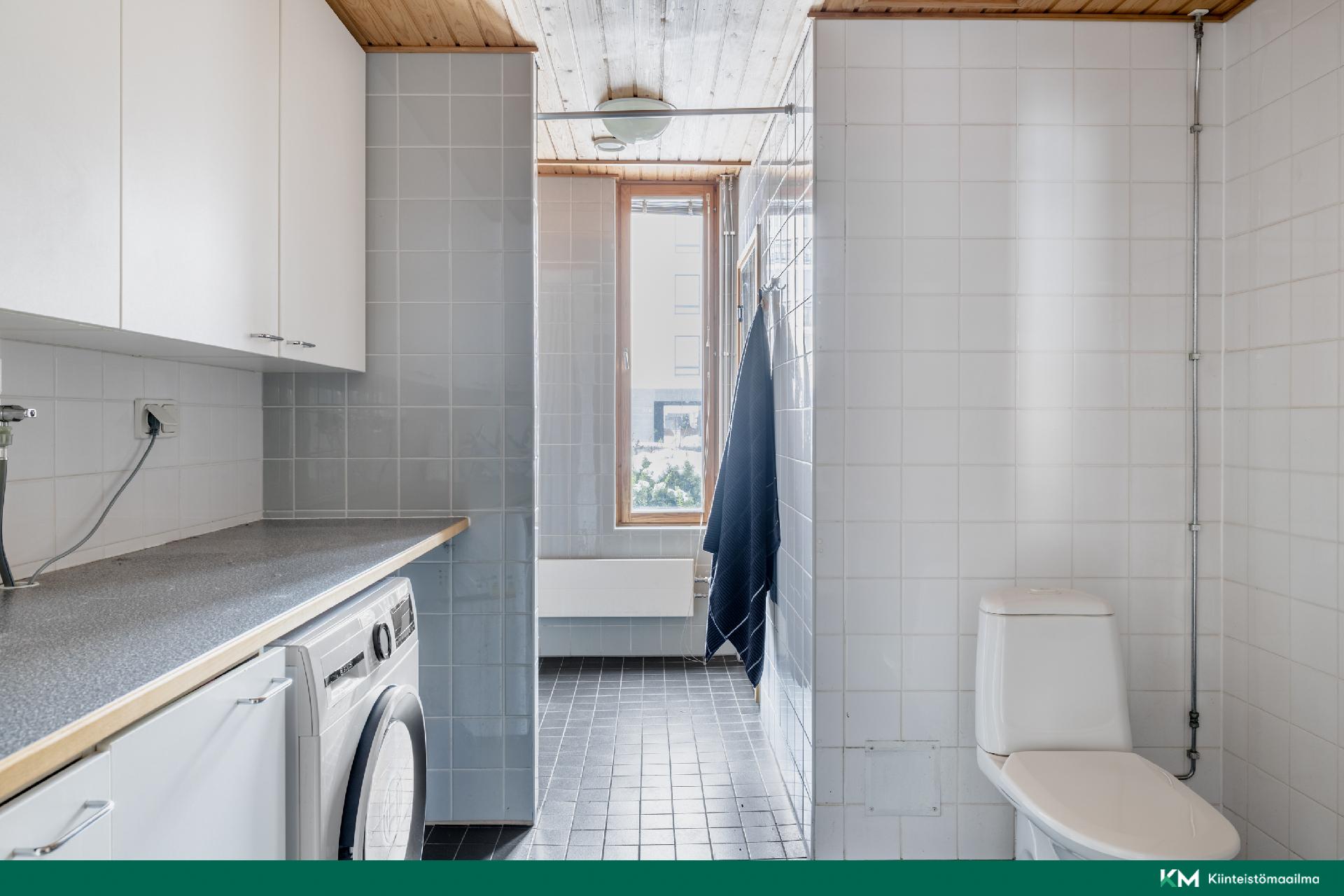 Kodinhoitotilaa kylpyhuoneessa.