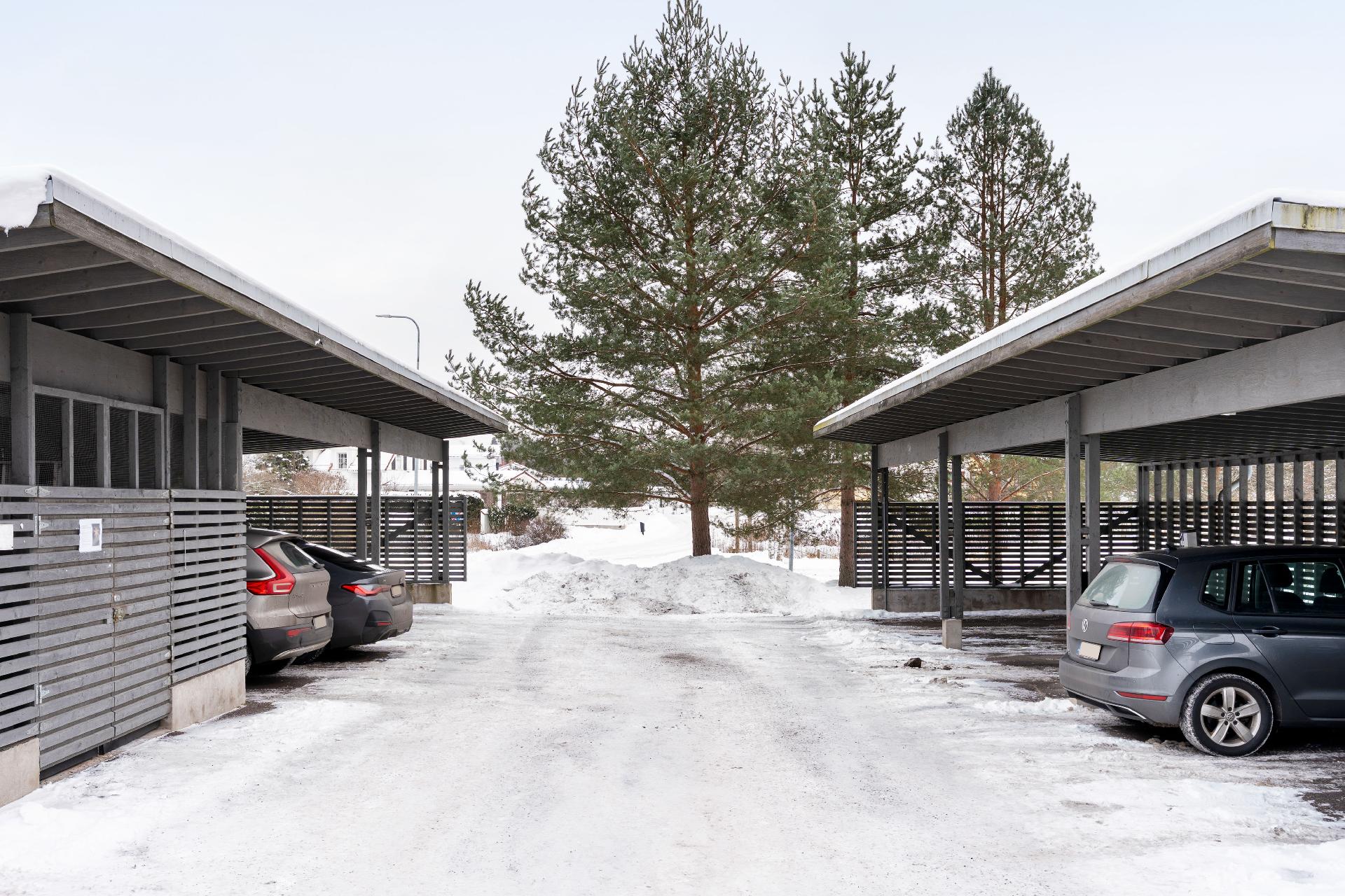 Katettu autopaikka kuuluu asunnolle