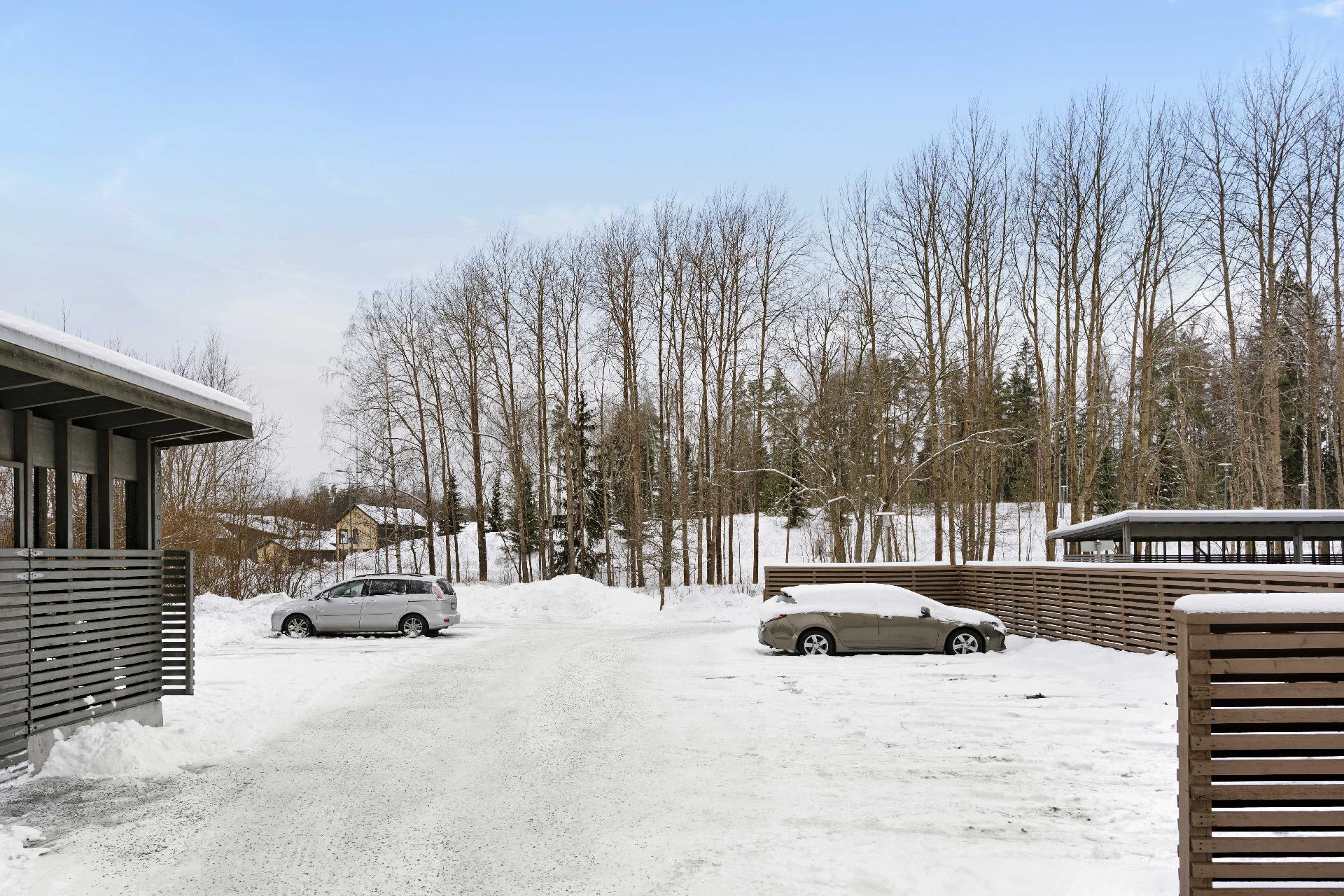 Vieraspaikkojakin löytyy.