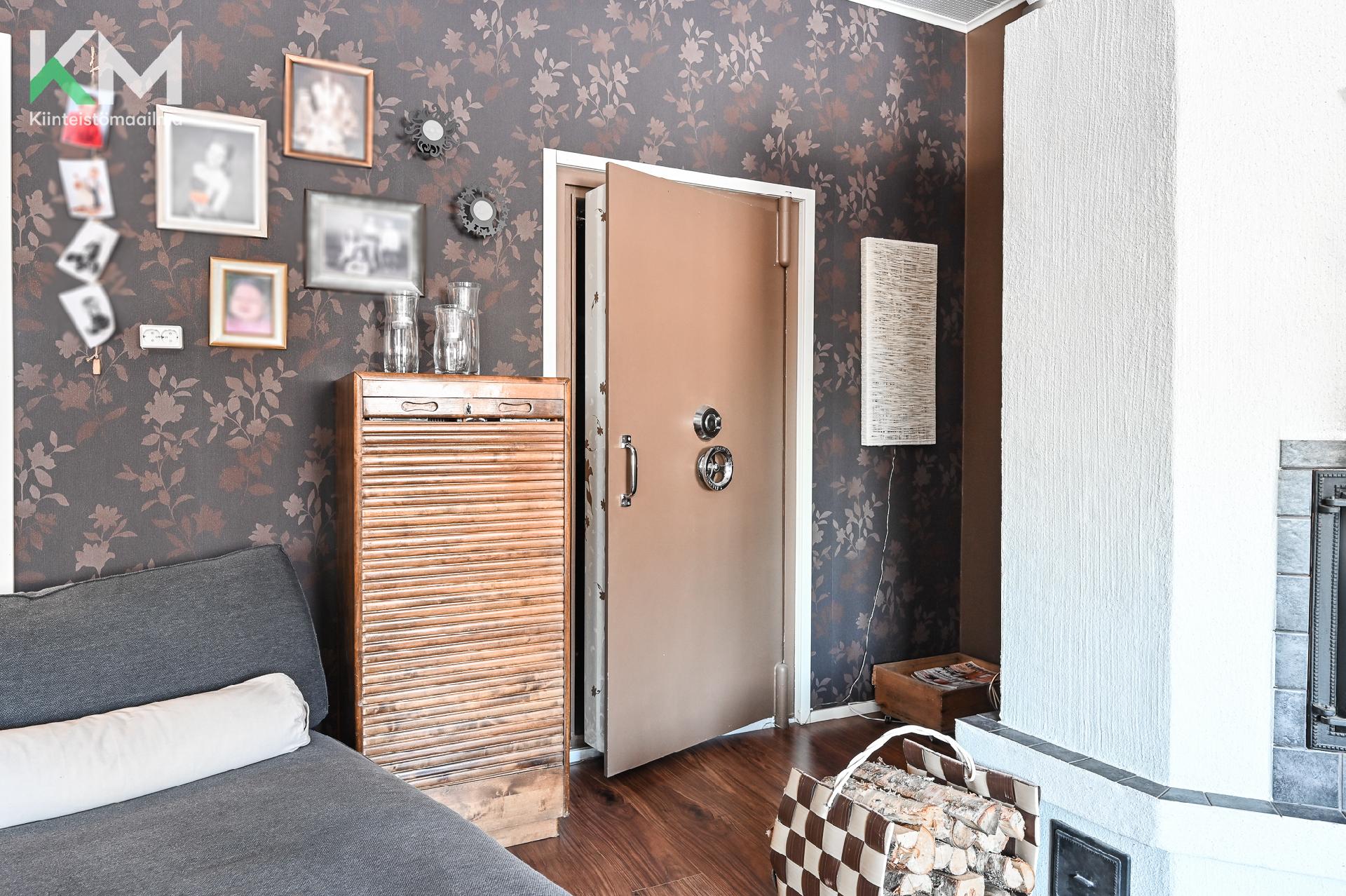 Vanha holvi yhä paikallaan