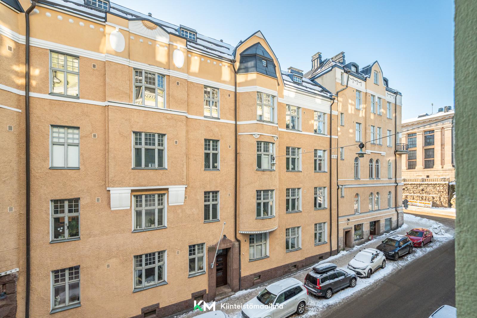 Näkymä olohuoneen puolelta