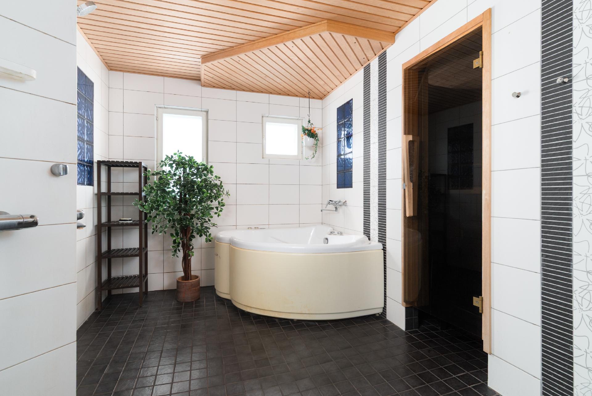 Kylpyhuoneessa poreamme