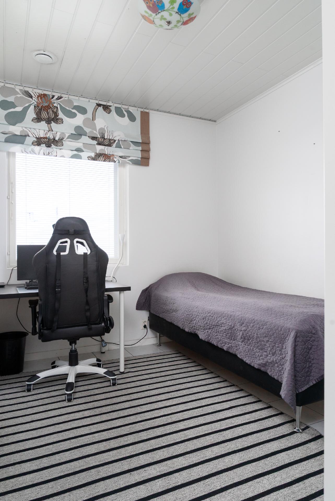 Yläkerran 2 makuuhuone