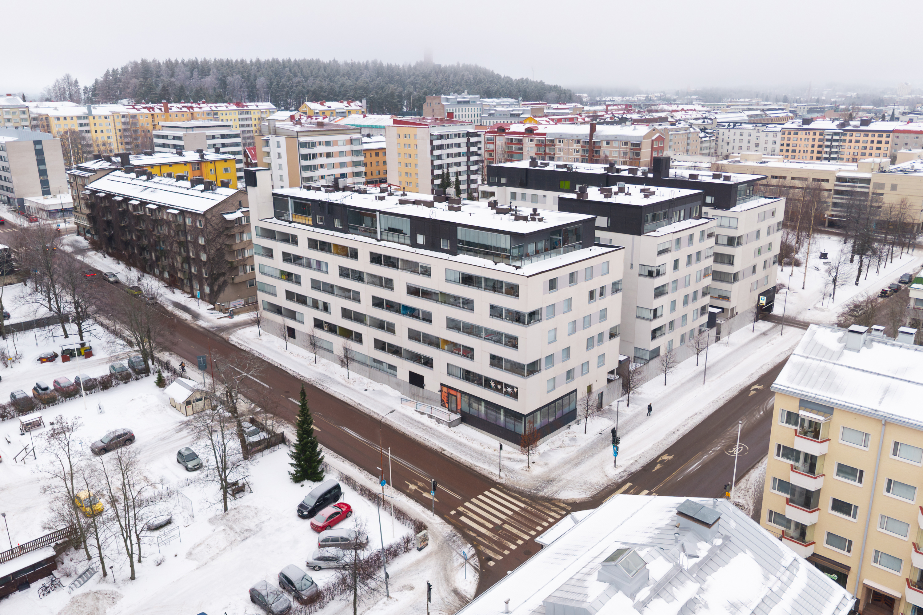 Toimistotila näkyvällä paikalla