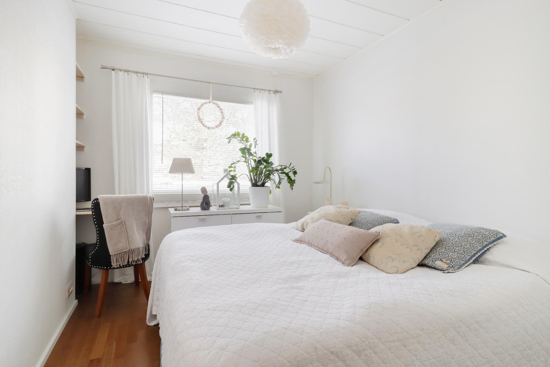 Läksyrinne 10, Puistola, Helsinki