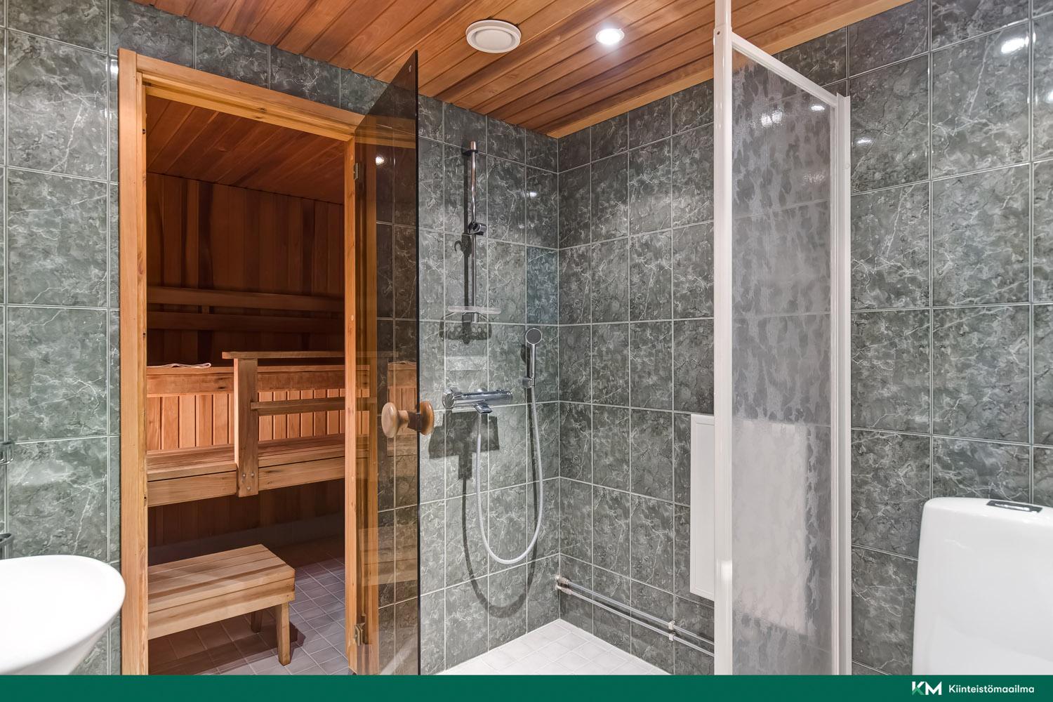 Tyylikäs saunaosasto