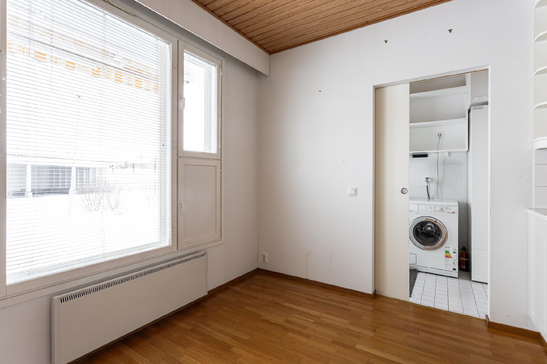 Keittiöstä kodinhoitotilaan