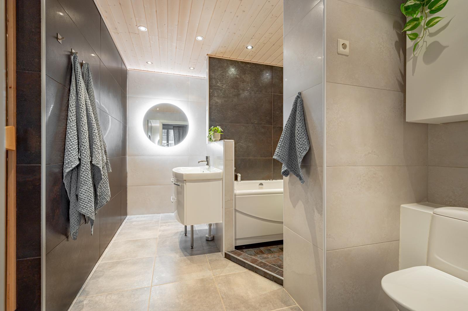 Munkkiniemen puistotie 11, Munkkiniemi, Helsinki