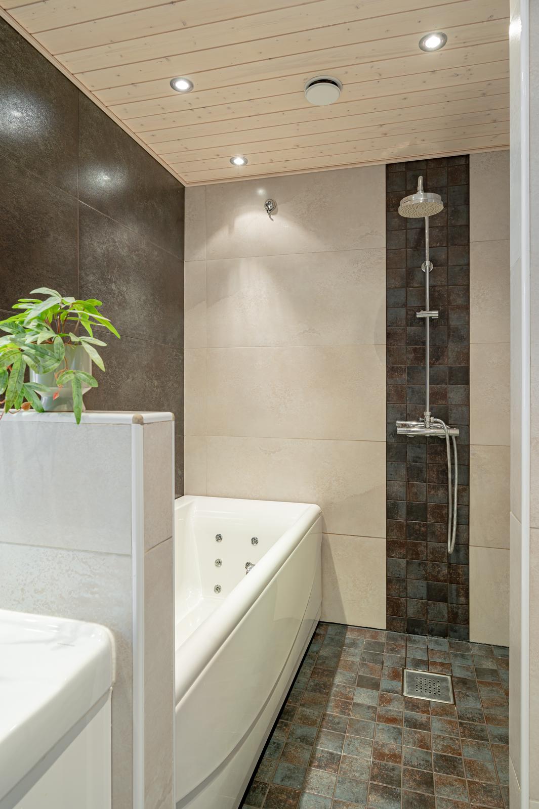 Munkkiniemen puistotie 11, Munkkiniemi, Helsinki