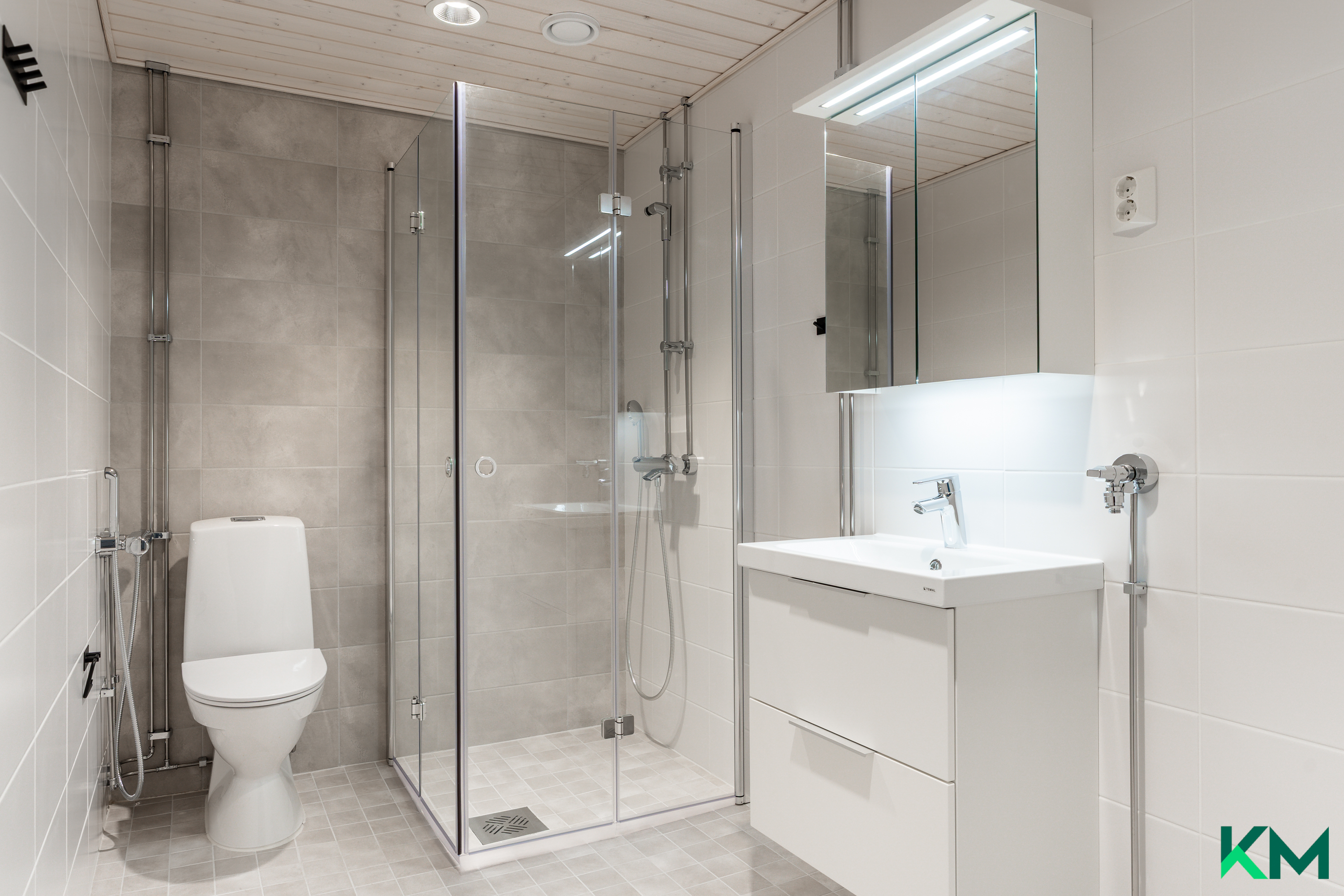 Tilava ja harmoninen kylpyhuone