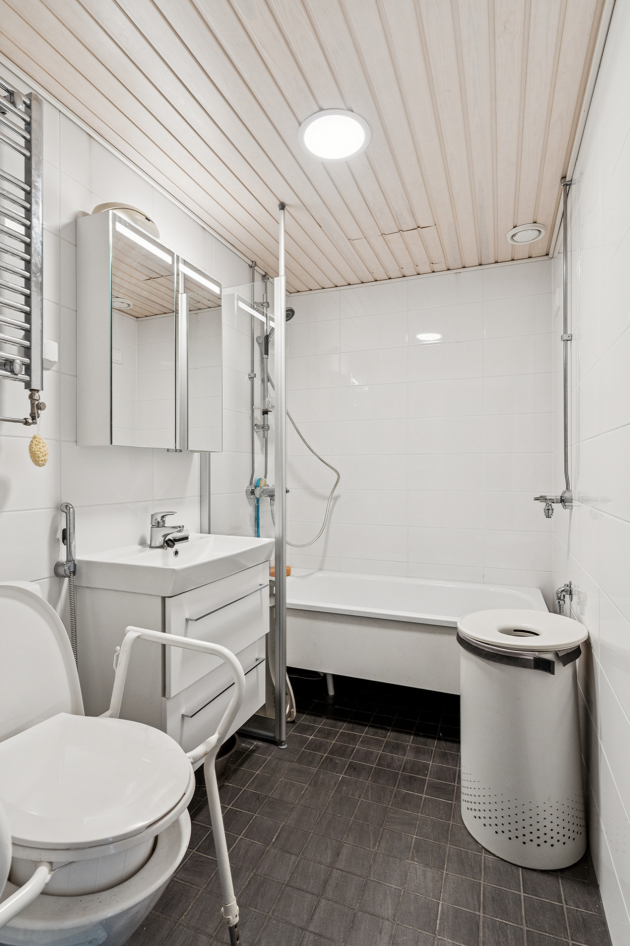 Katajaharjuntie 1, Lauttasaari, Helsinki