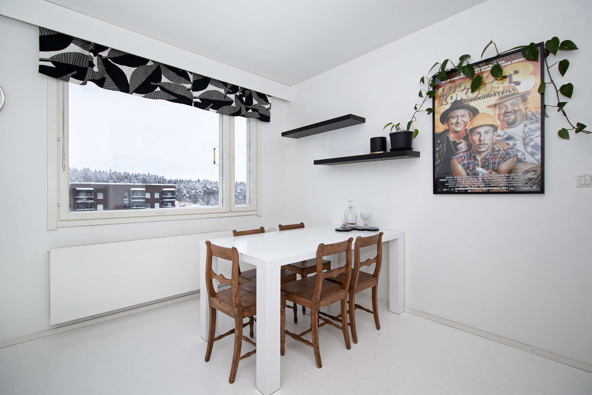 Keittiöön mahtuu isompikin ruokapöytä