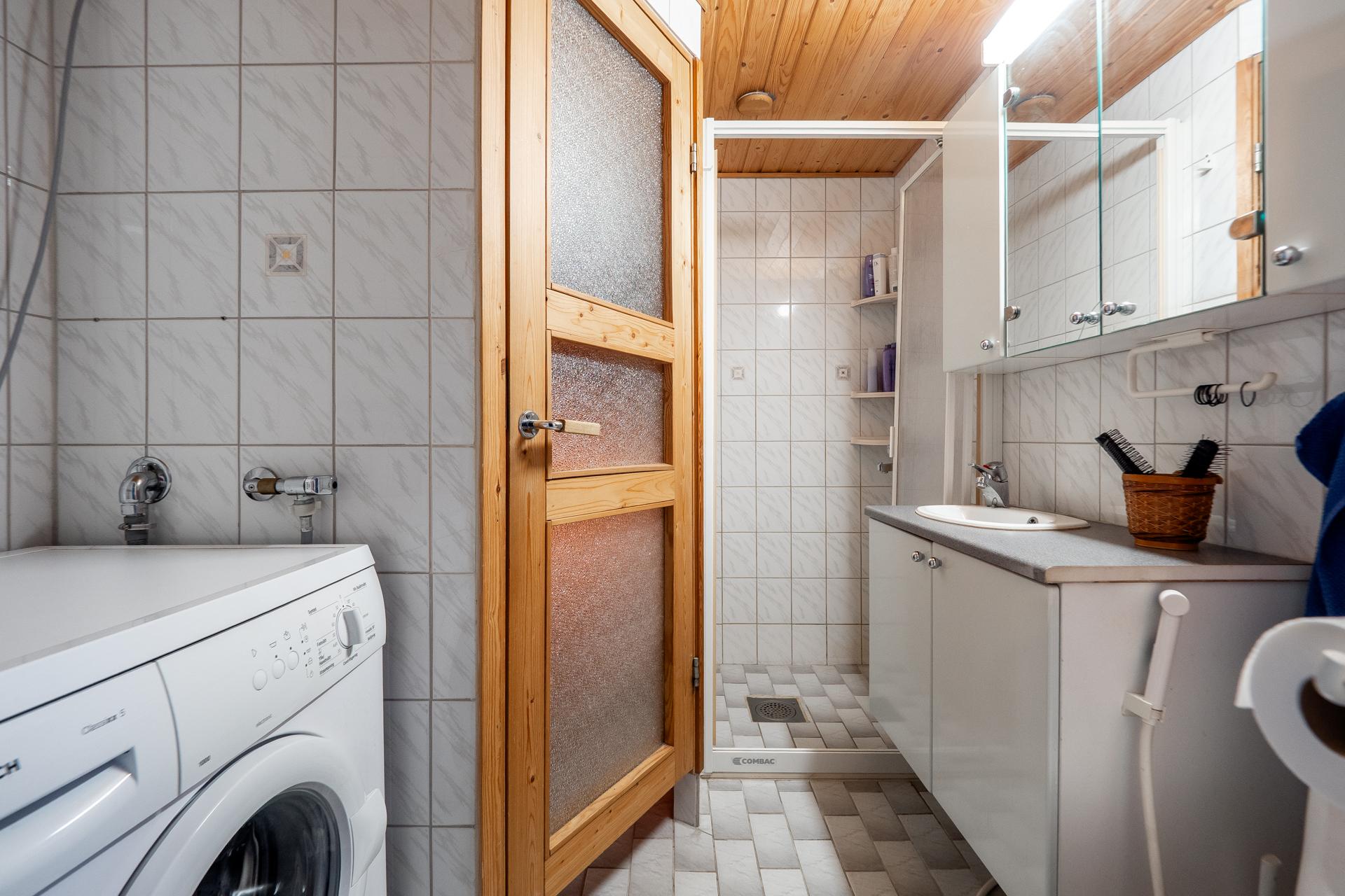 Hiirosentie 52, Karjasilta, Oulu