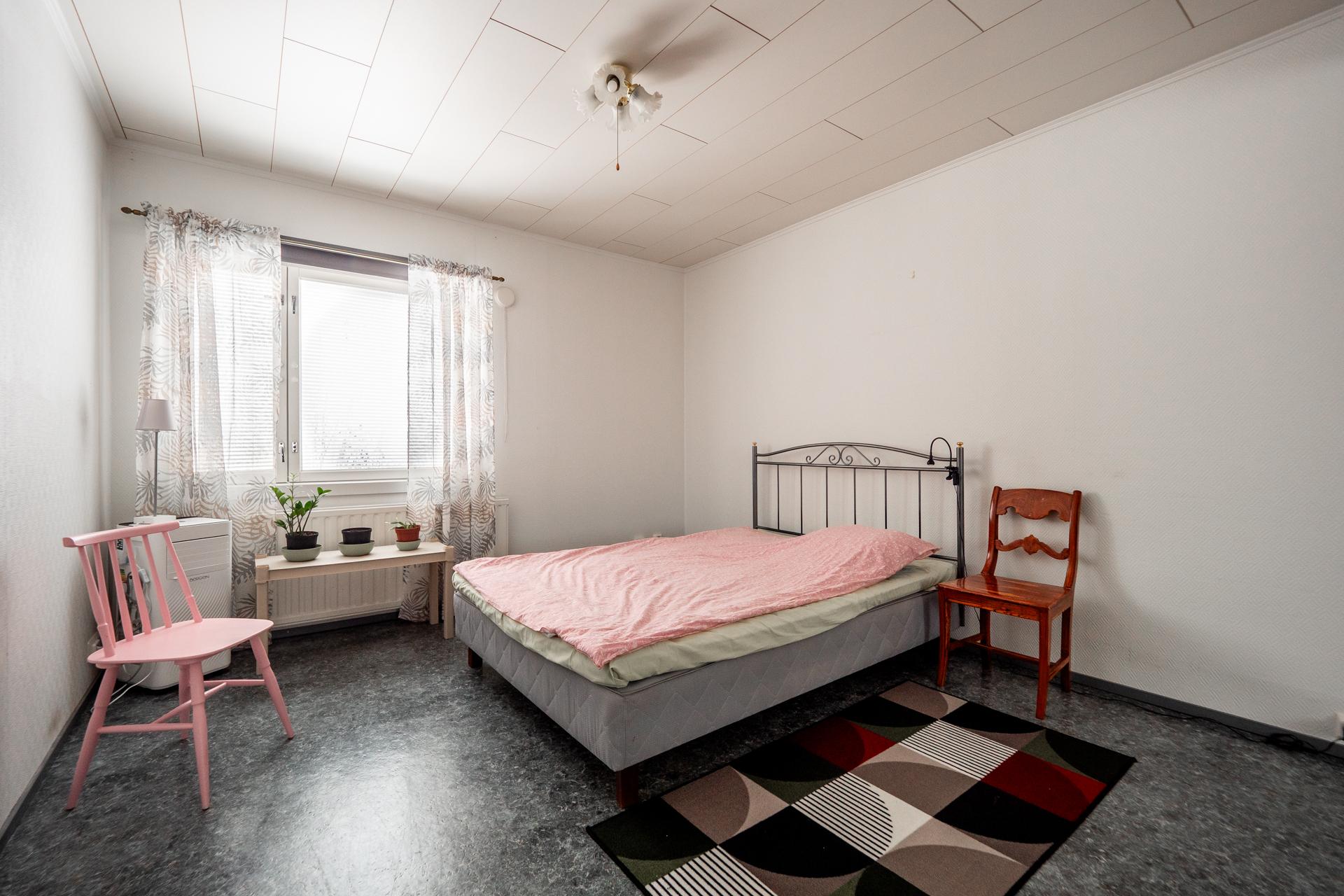 Hiirosentie 52, Karjasilta, Oulu