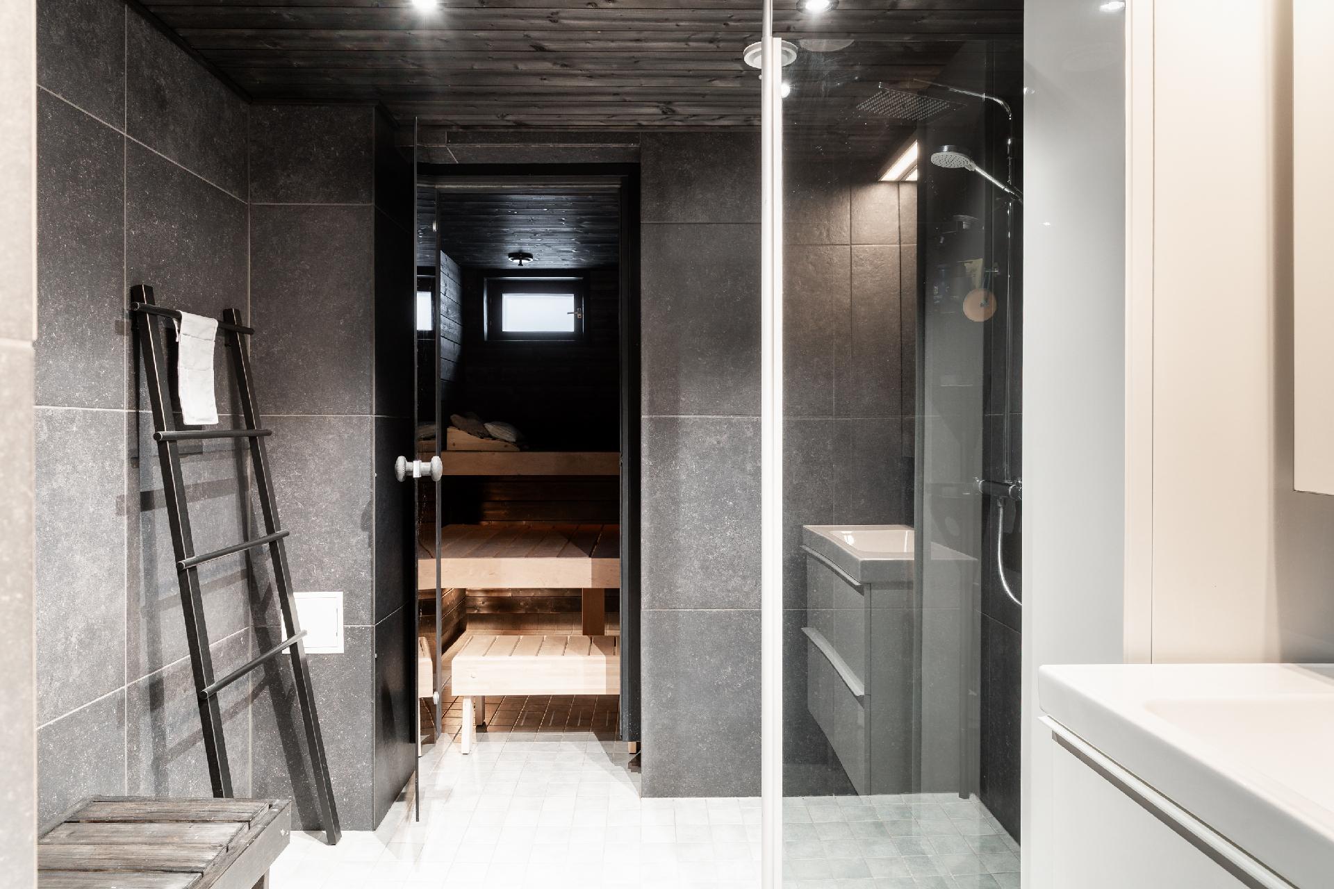 Alakerran saunaosasto ja kodinhoitohuone remontoitu tyylikkäästi 2023!