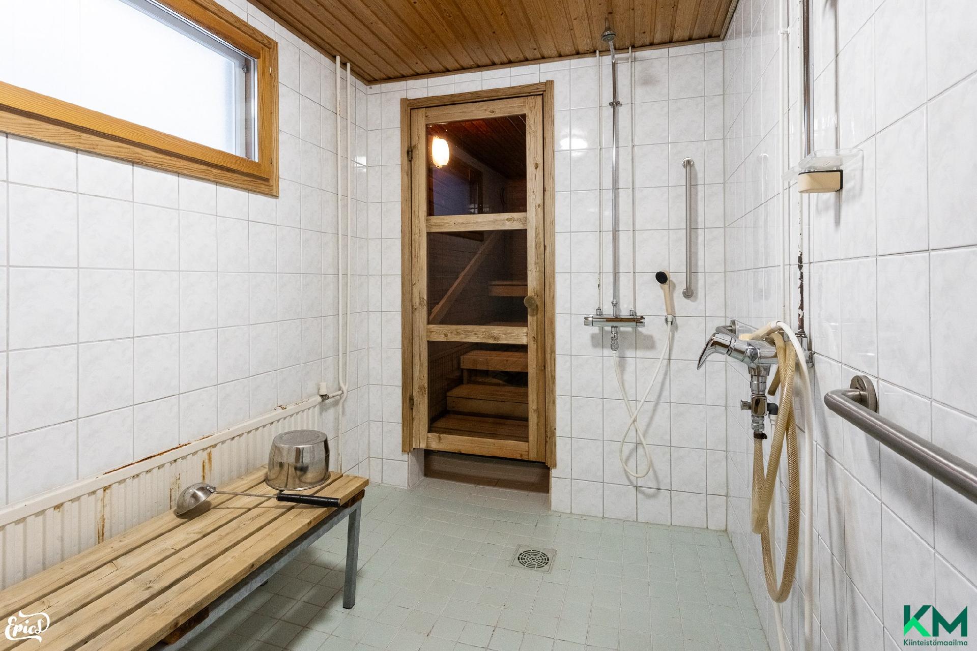 Taloyhtiöllä saunatilat alakerrassa