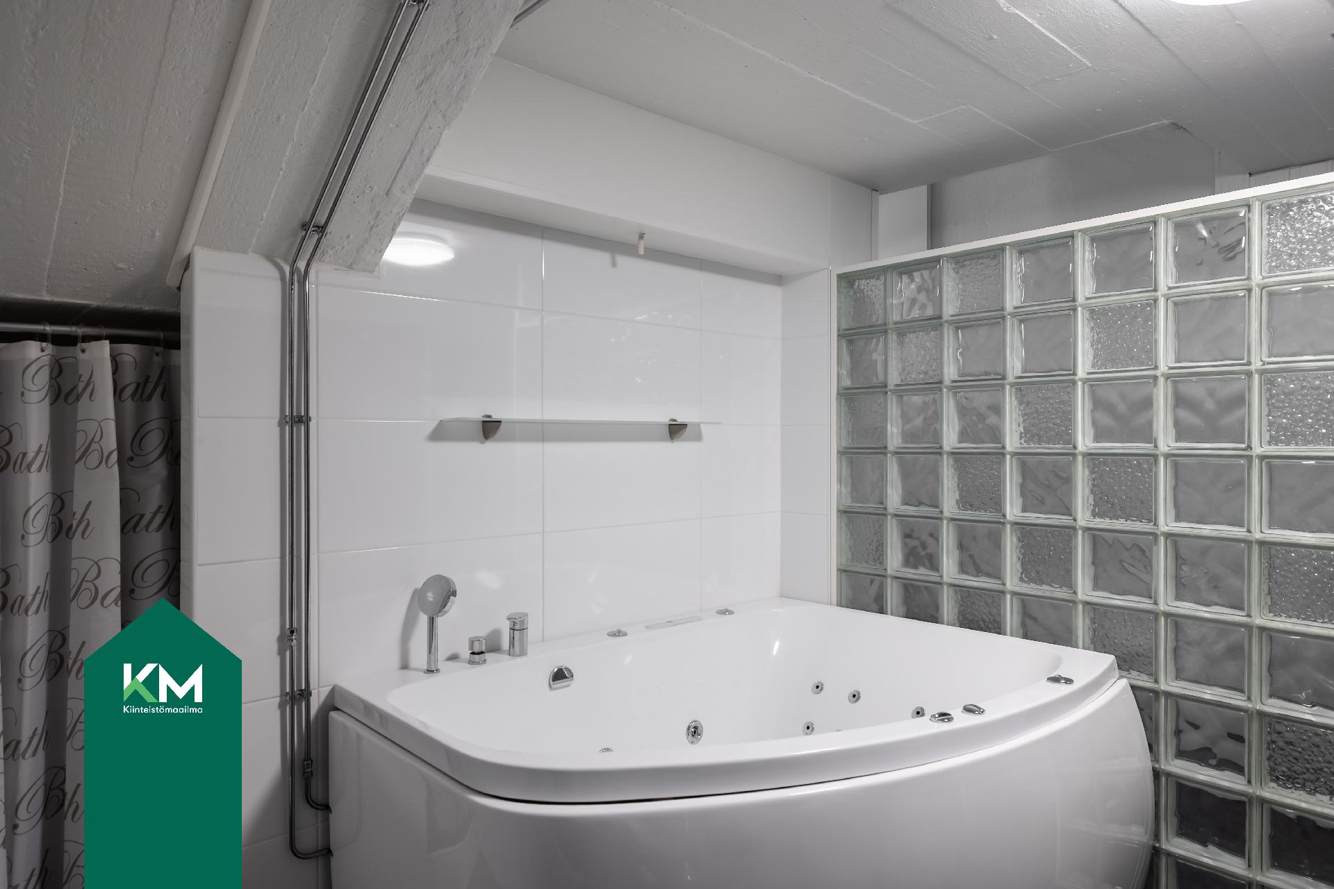 Kimmonkatu 6, Hovila, Kotka