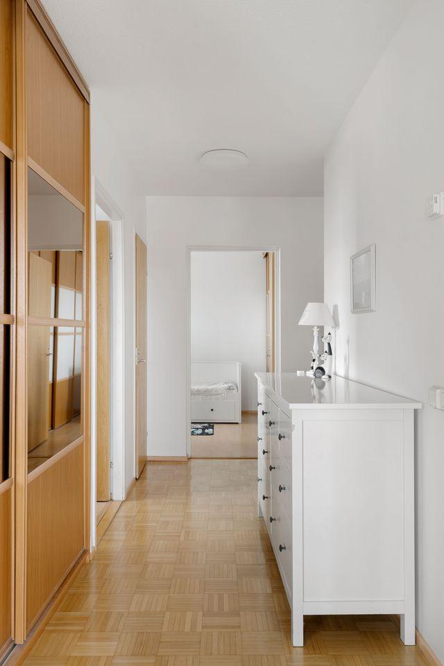 eteinen keittiön ovelta