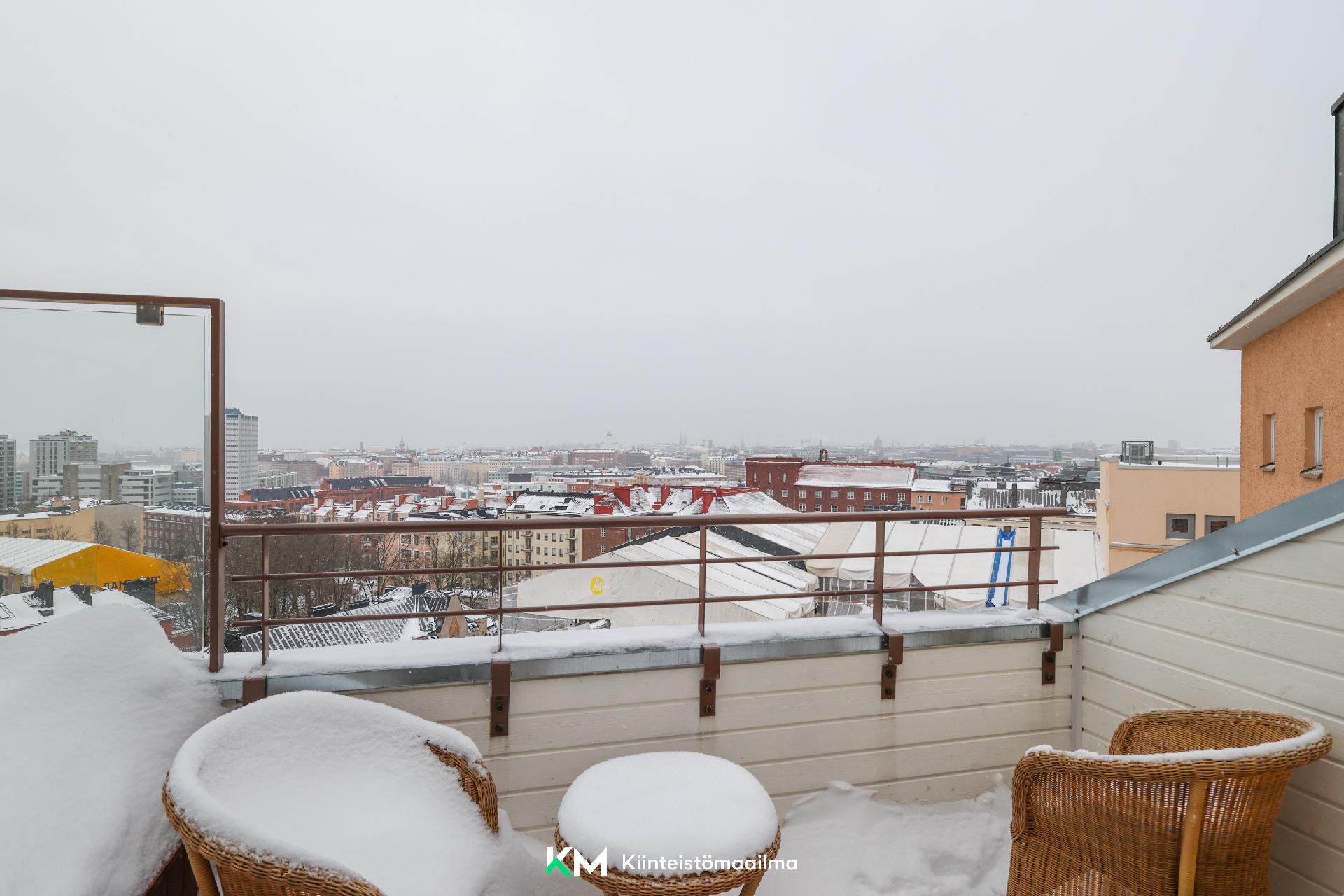 Taloyhtiön saunan maisematerassi