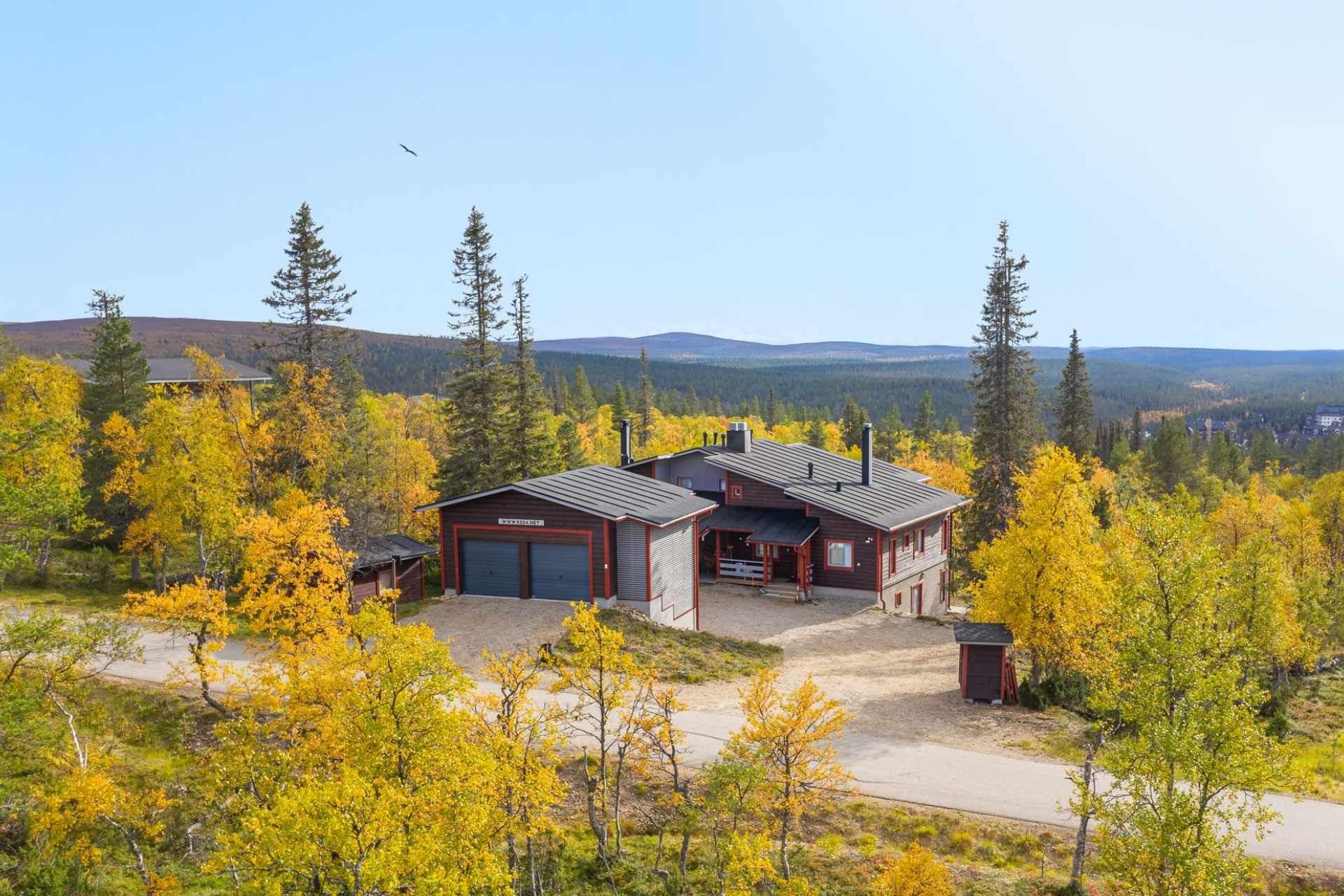 Syksyn ruskakuva Kiisasta.