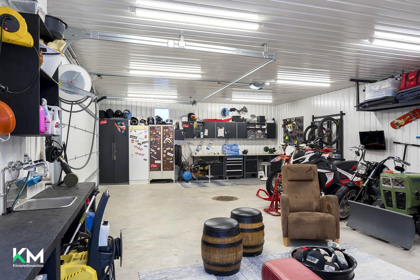 Elokuja 14, Tikkasenharju, Ii