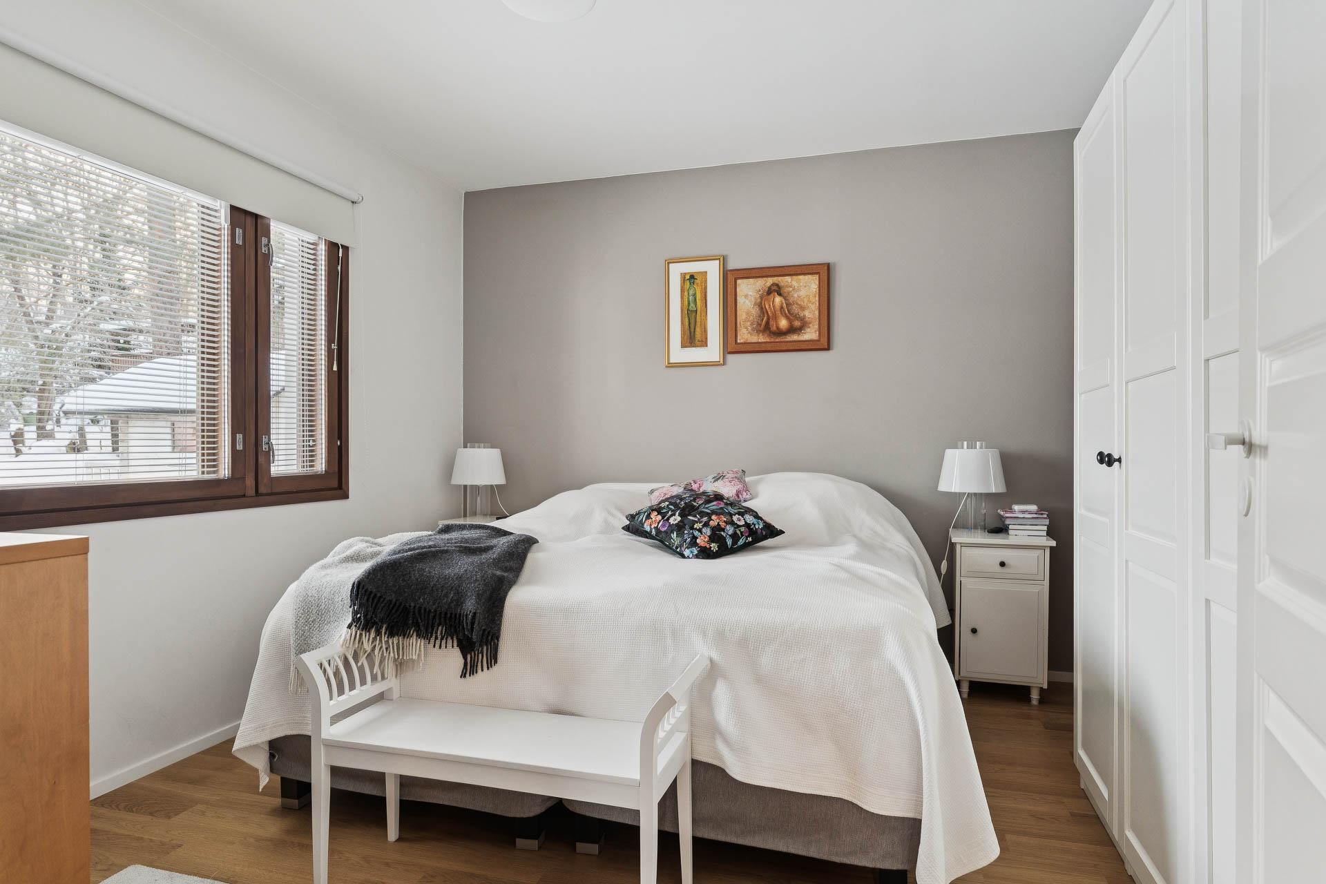 Mäenalus 20, Tapanila, Helsinki