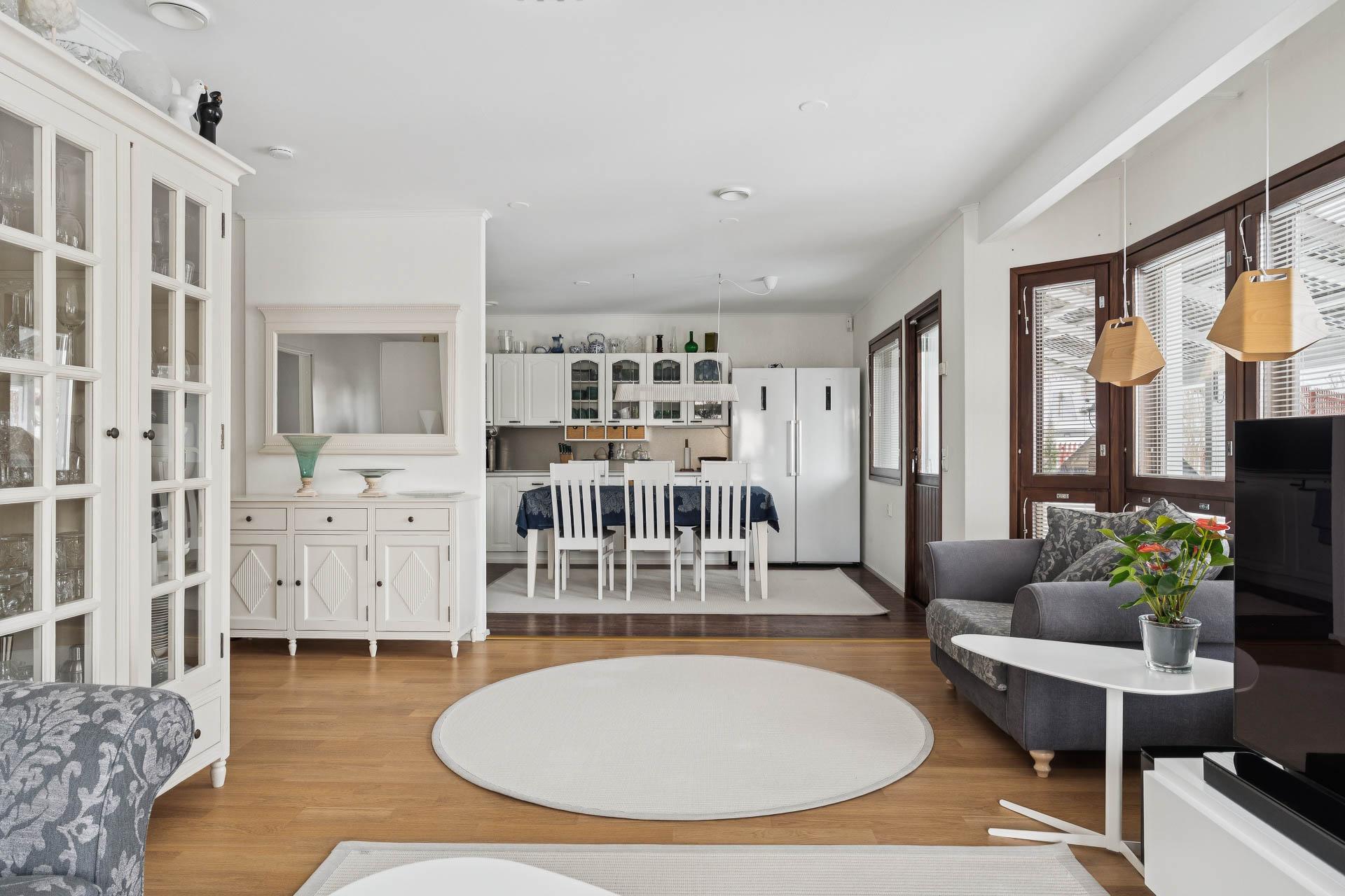 Mäenalus 20, Tapanila, Helsinki