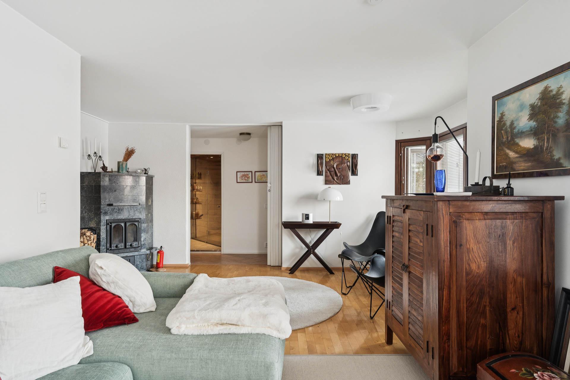 Mäenalus 20, Tapanila, Helsinki