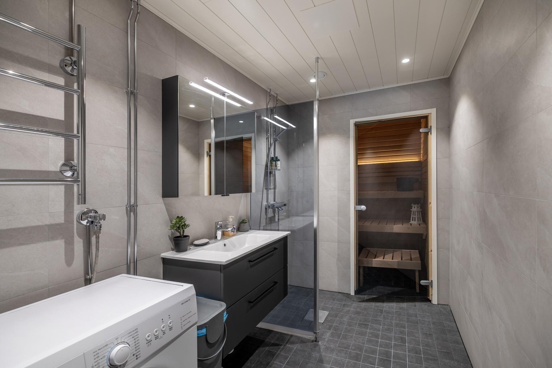 Kylpyhuone/sauna remontoitu syksyllä 2025.