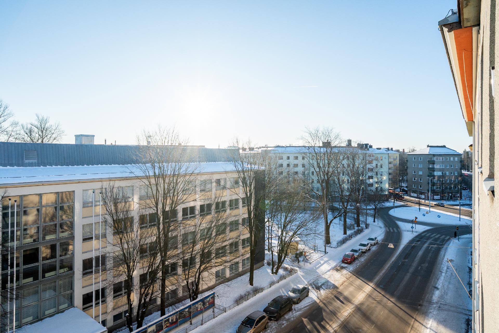 Näkymä ikkunoista oikealle