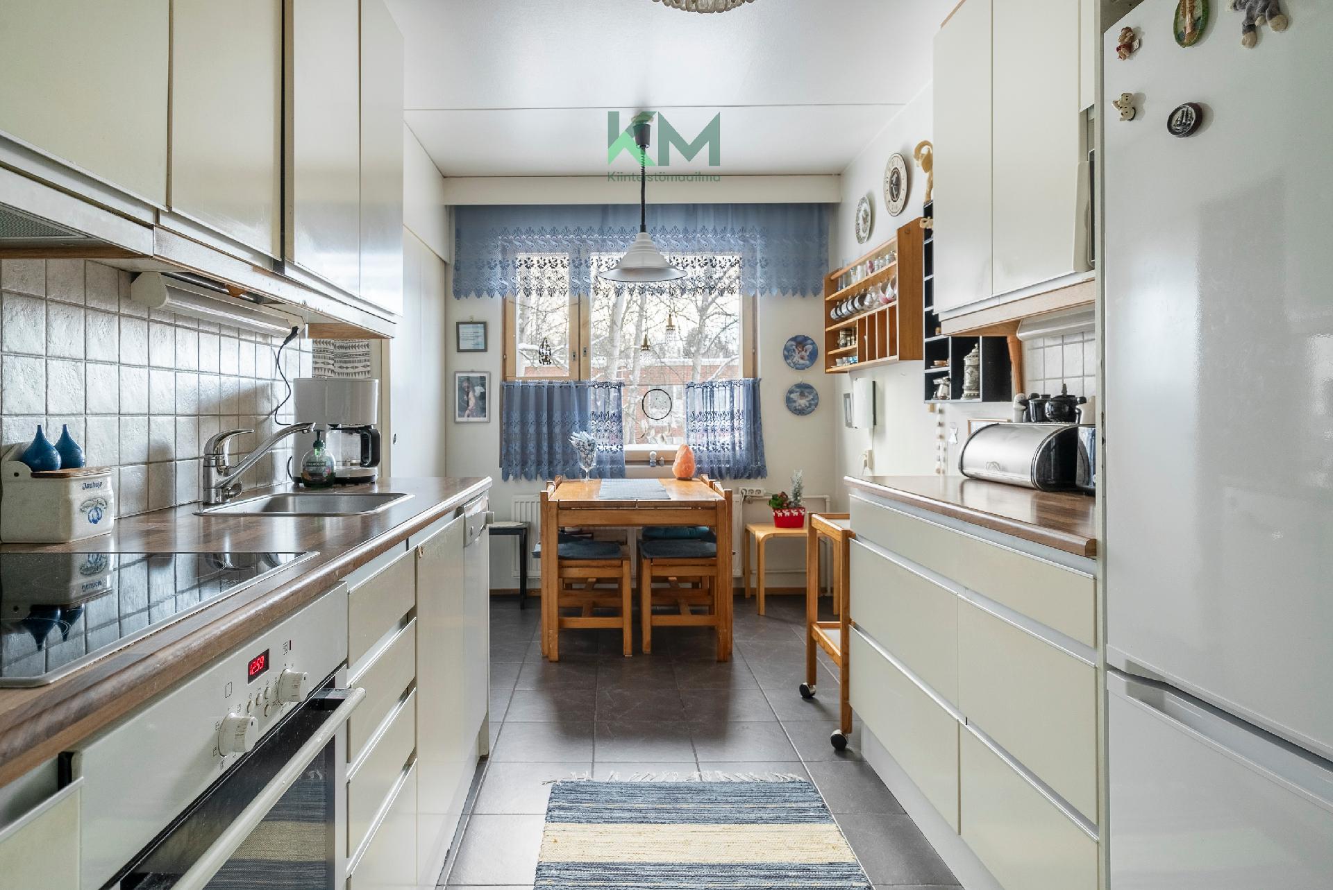 Lehdokkipolku 4, Itäkeskus, Helsinki