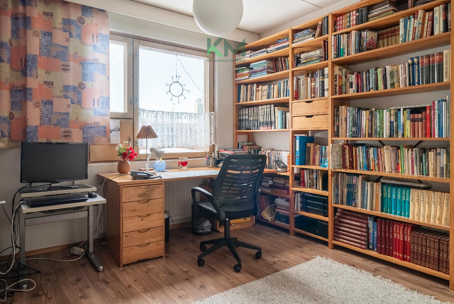 Lehdokkipolku 4, Itäkeskus, Helsinki