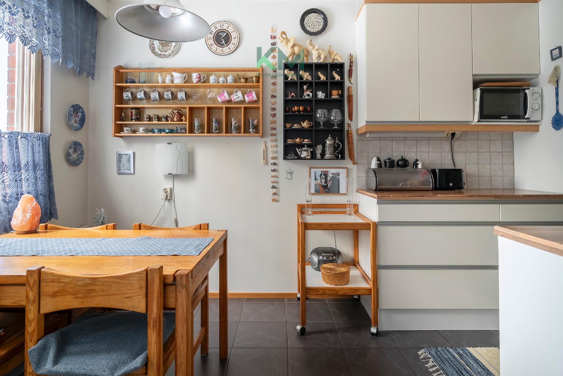 Lehdokkipolku 4, Itäkeskus, Helsinki