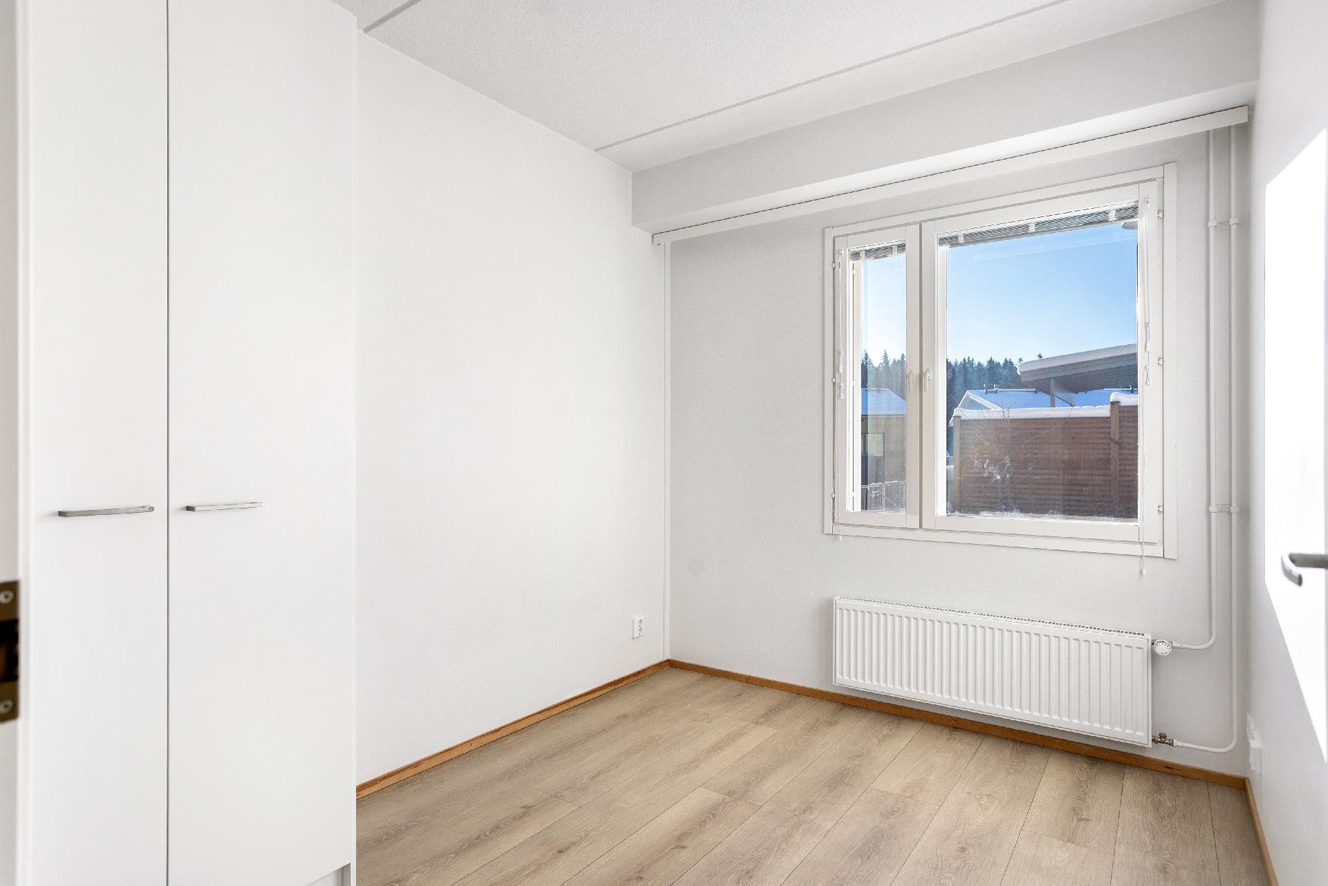 Harmaaniitynkuja 4, Tillinmäki, Espoo