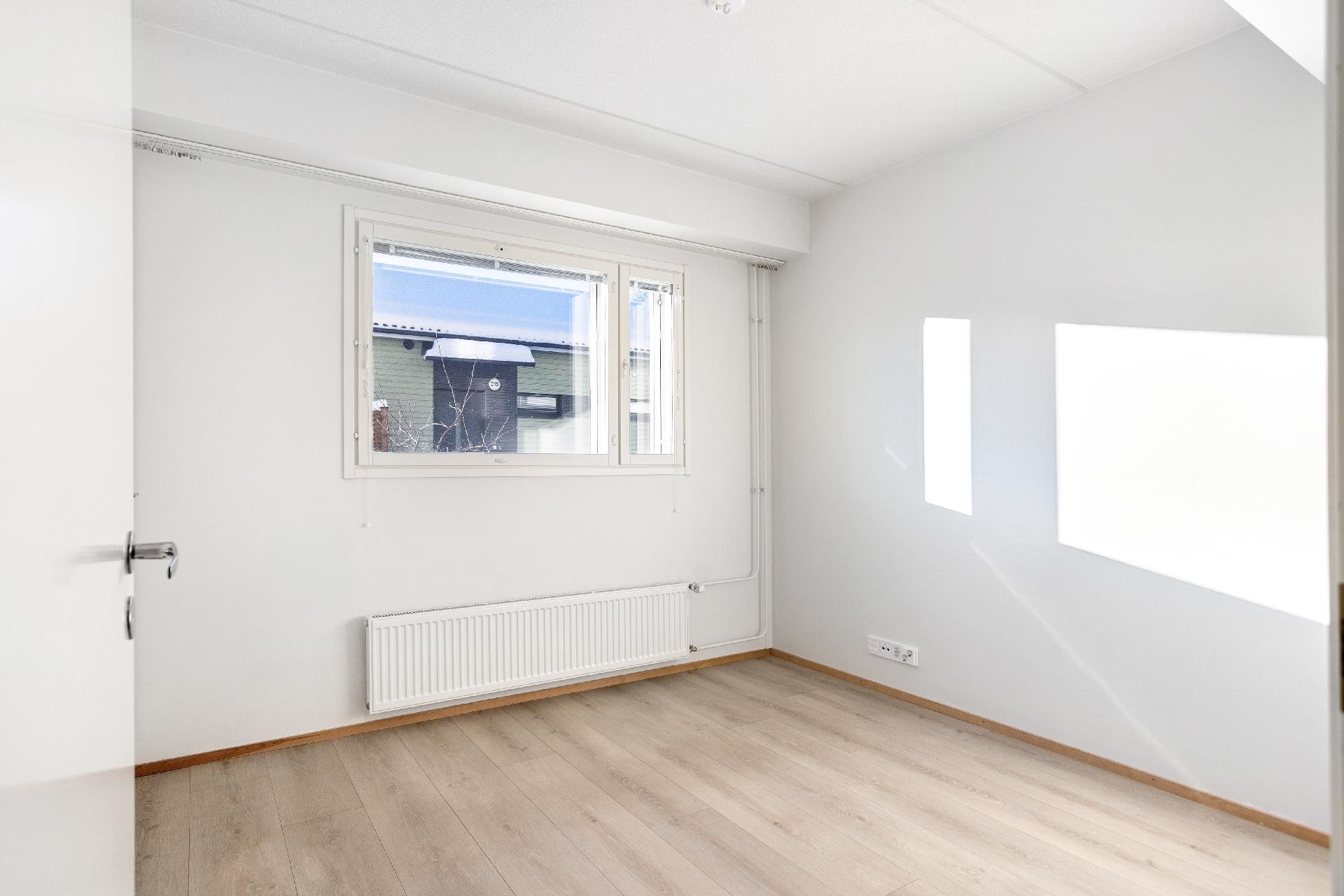 Harmaaniitynkuja 4, Tillinmäki, Espoo