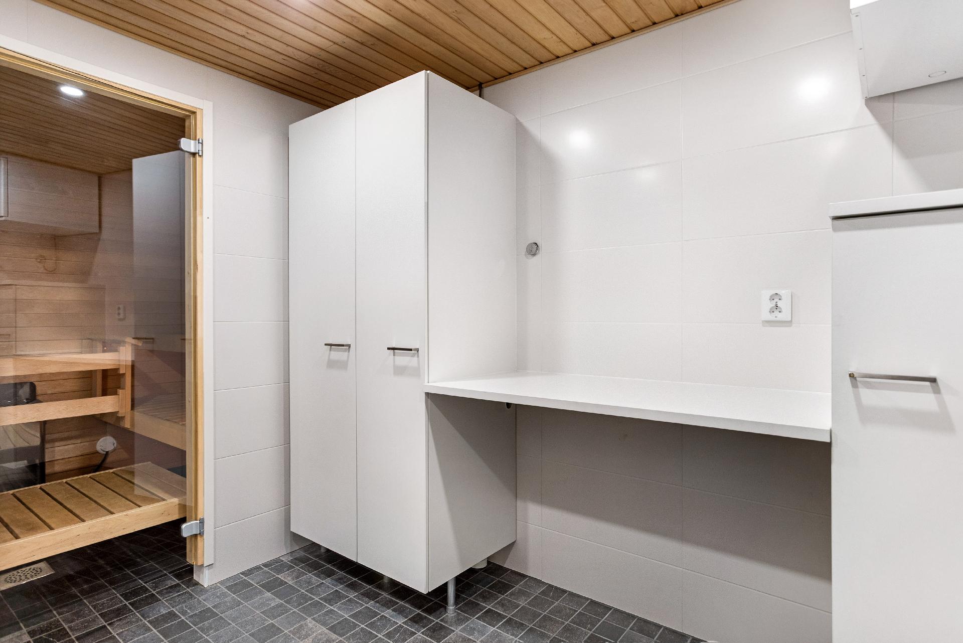 Harmaaniitynkuja 4, Tillinmäki, Espoo