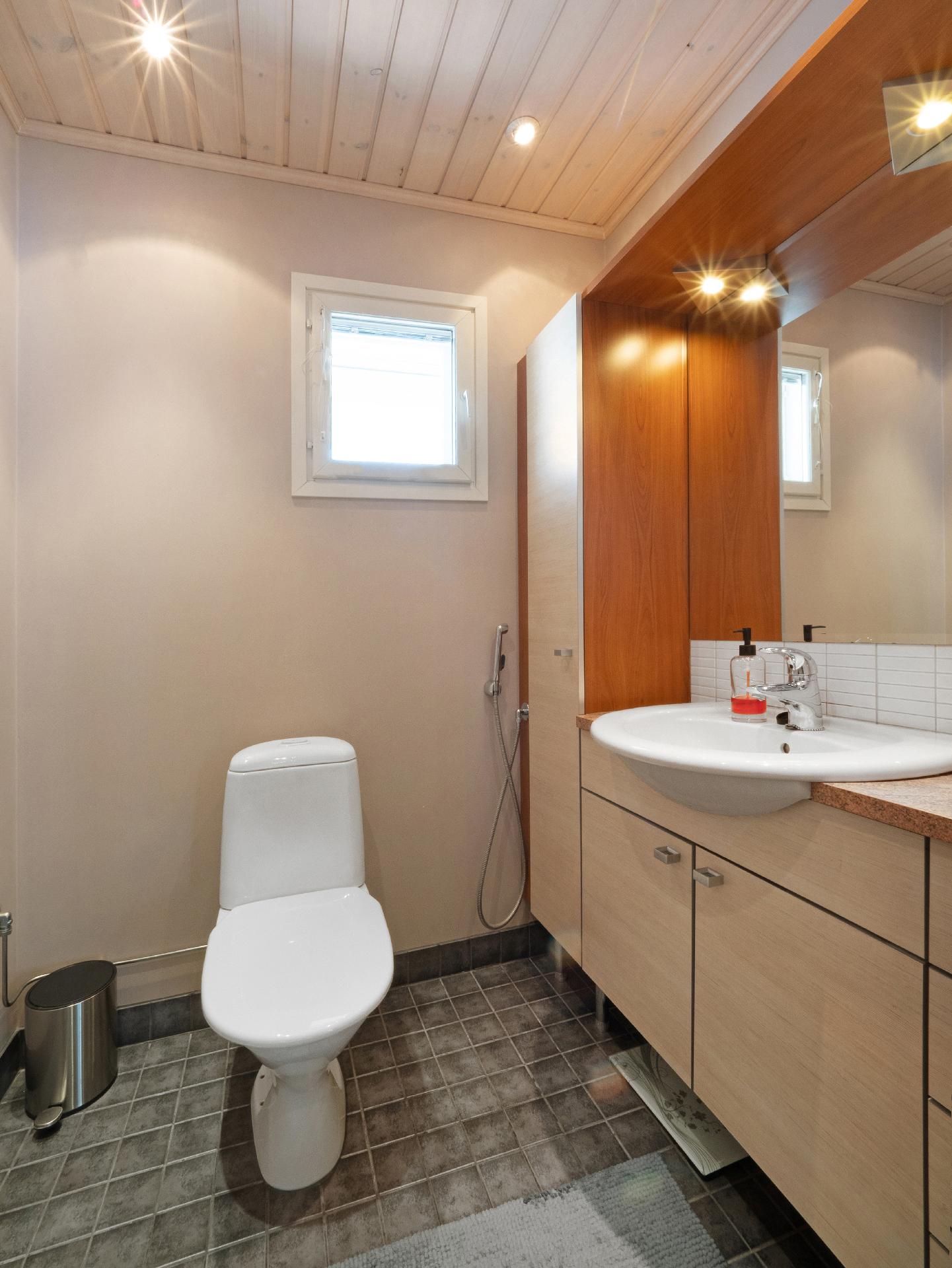 Jahtimestarintie 18, Kylmäoja, Kontiolahti