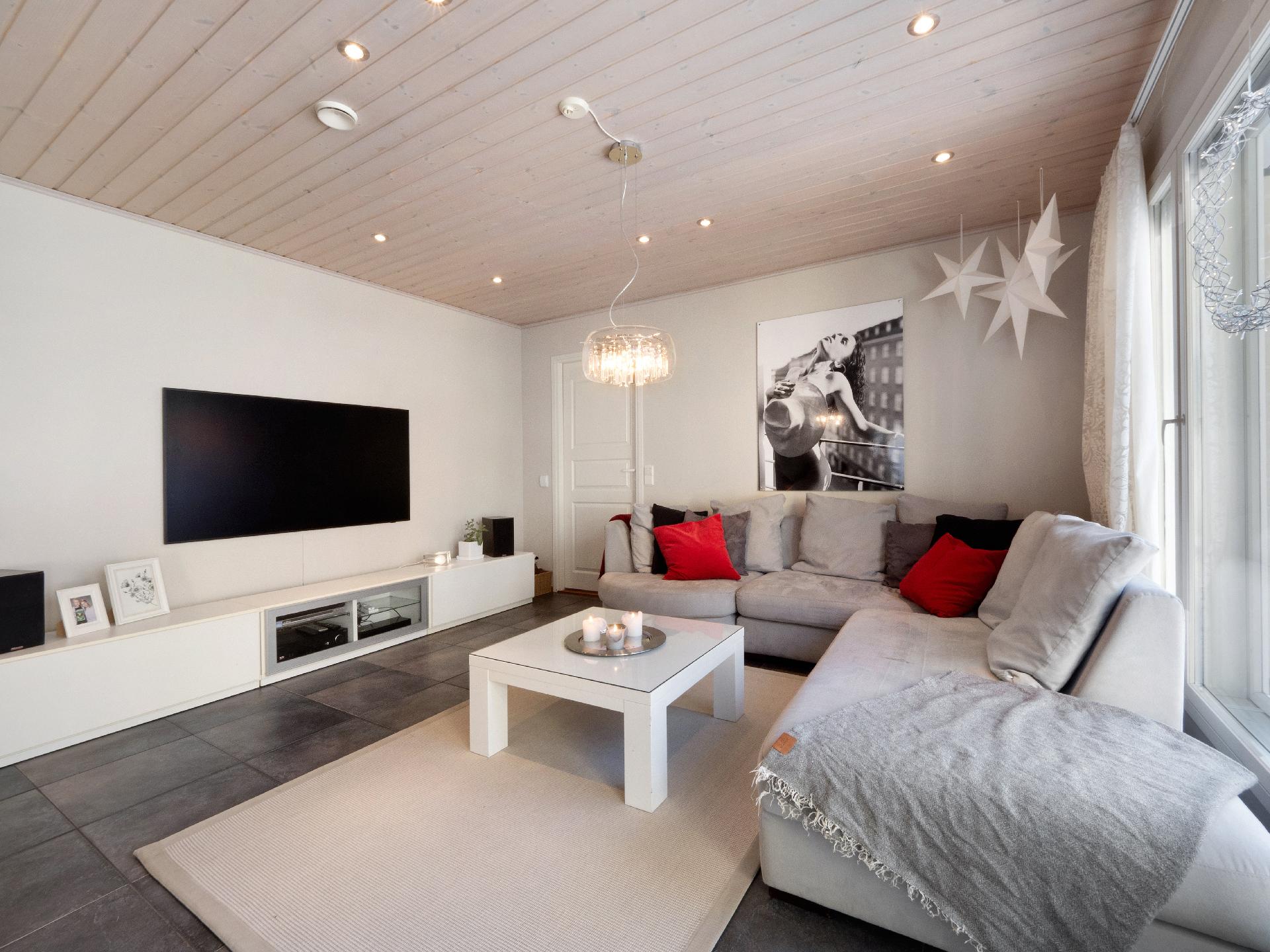 Jahtimestarintie 18, Kylmäoja, Kontiolahti