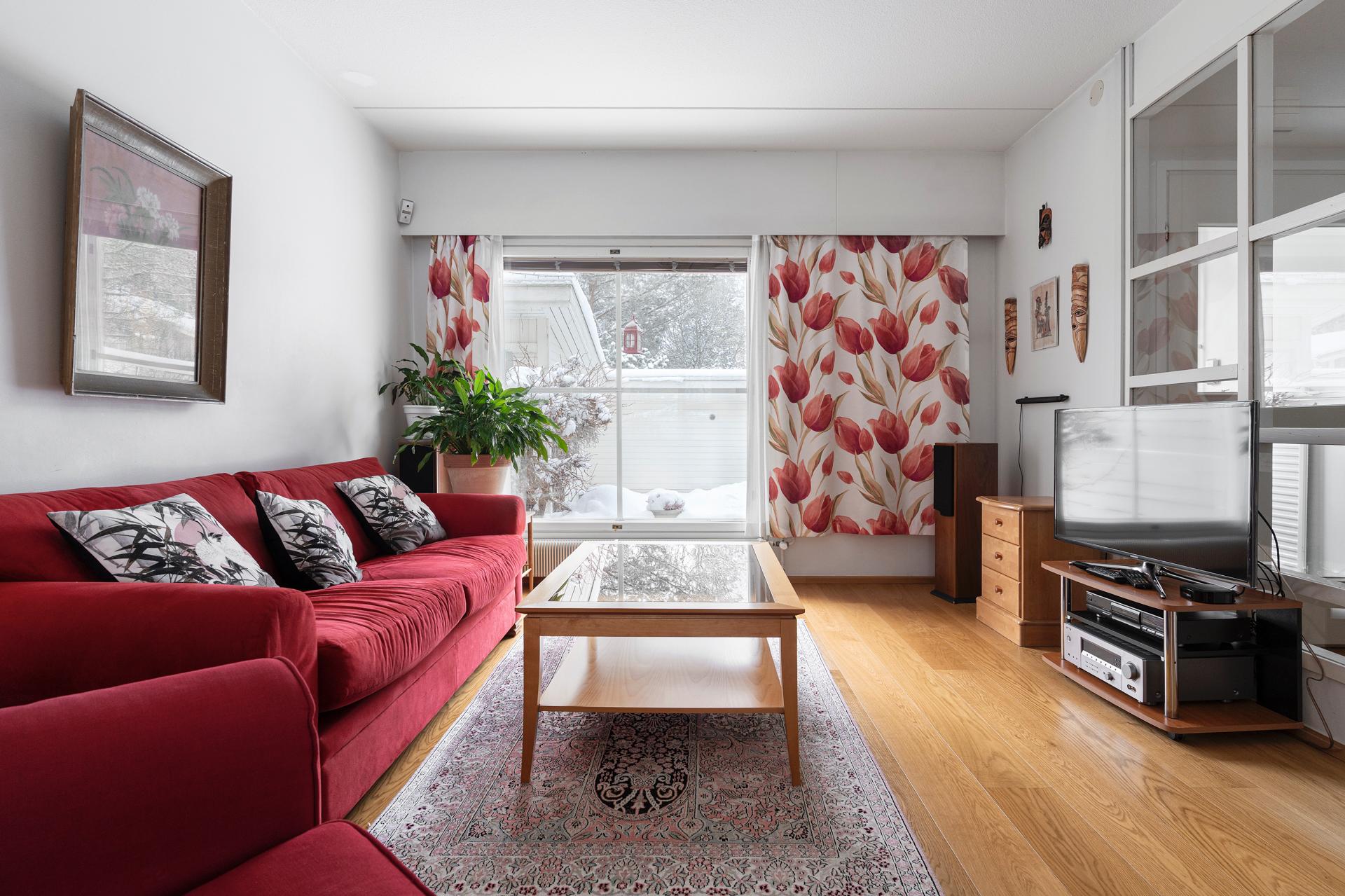 Kuismakuja 1, Pukinmäki, Helsinki