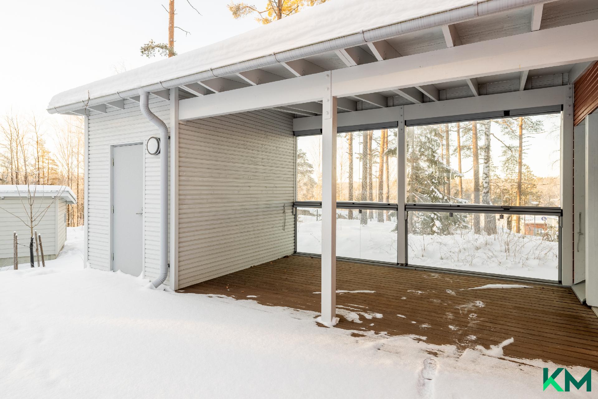 Terassi ja ulkovarasto