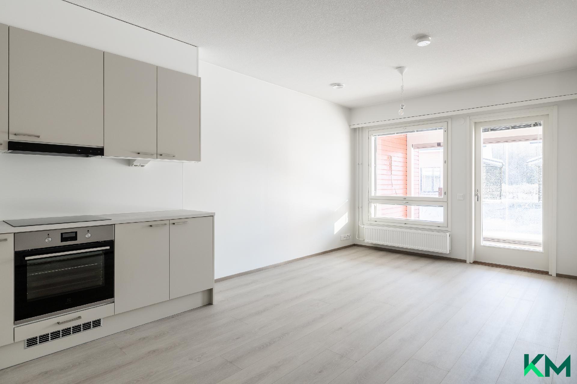 Keittiö, ruokatila ja olohuone