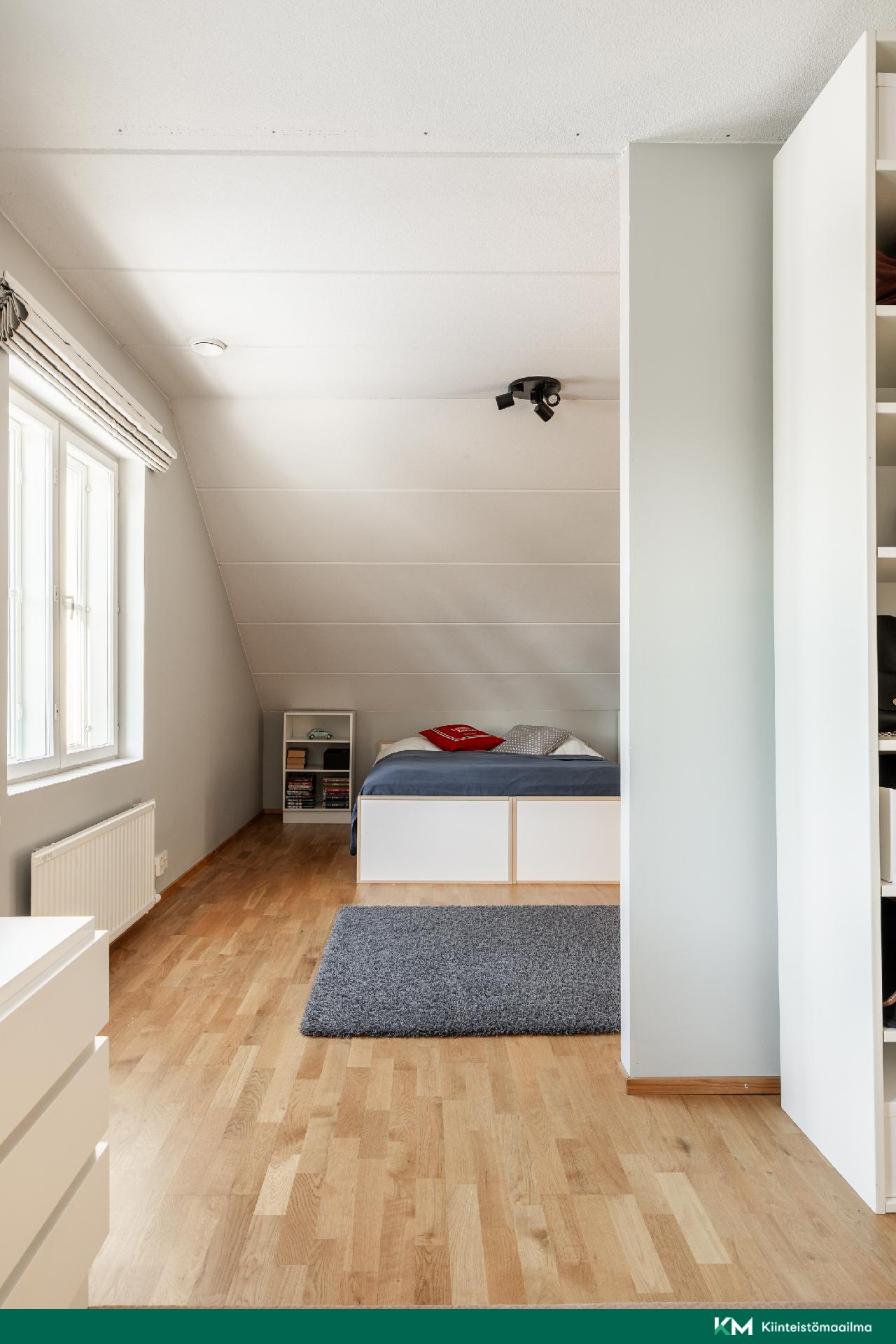 Seinä purettu mh 2 ja 3 väliltä 