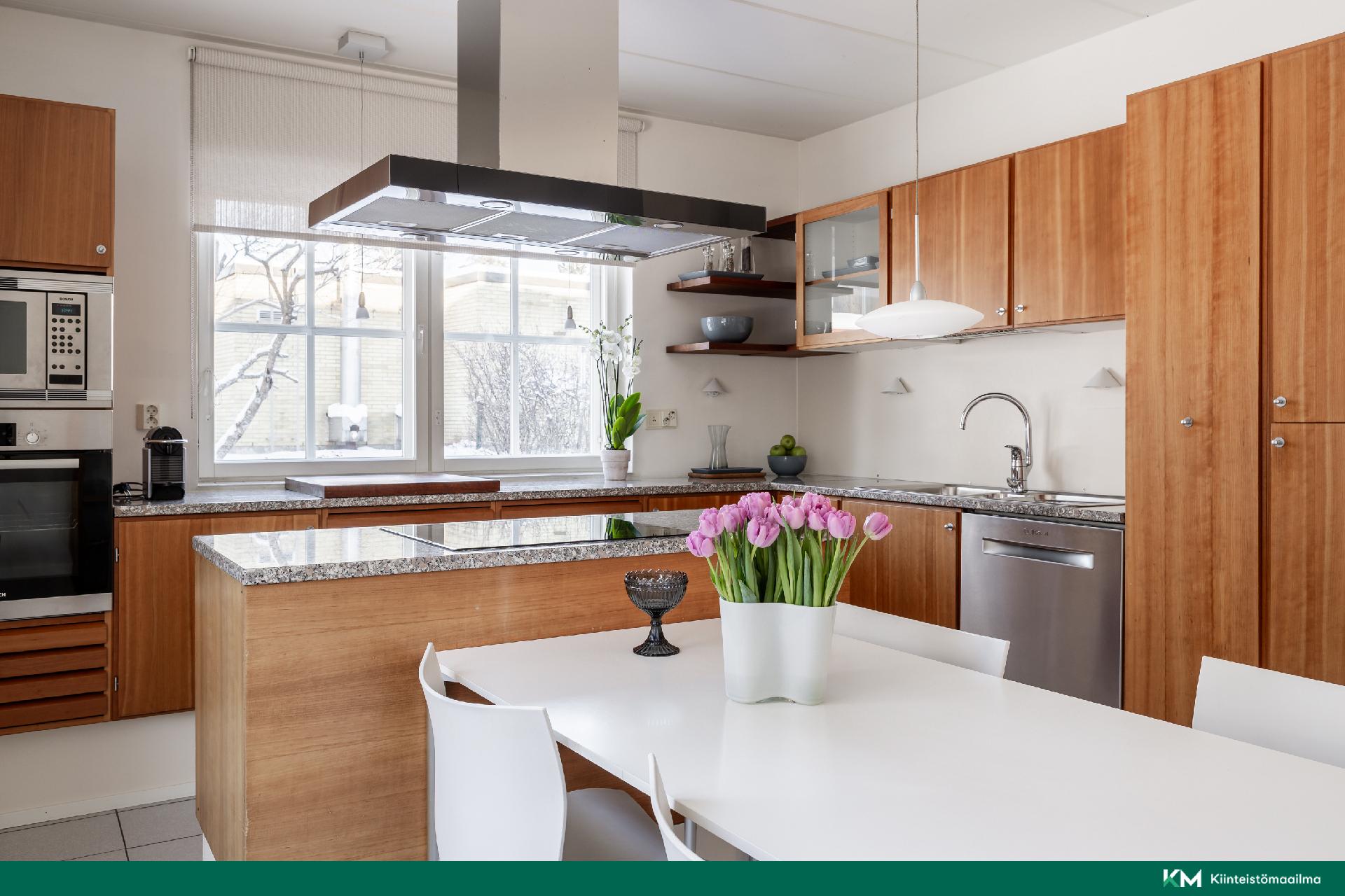 Kavallintie 37, Kauniainen