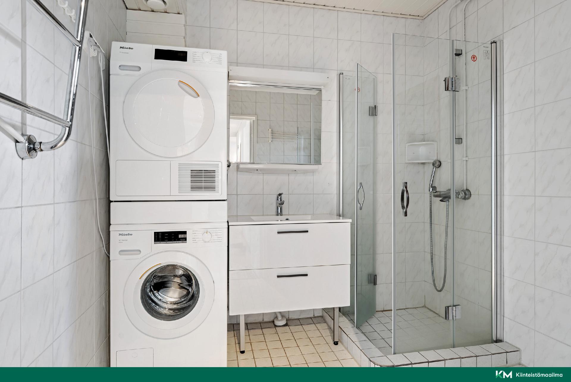 Alakerran kylpyhuone