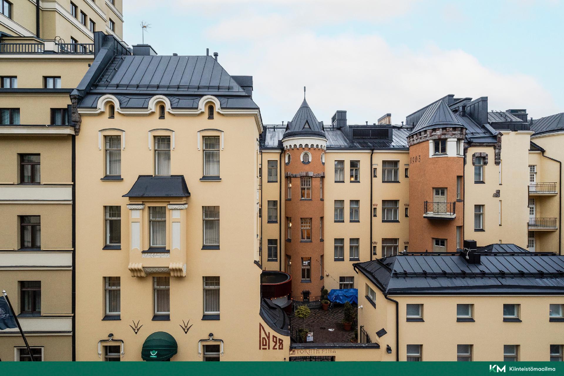 Olohuoneen ikkunanäkymää